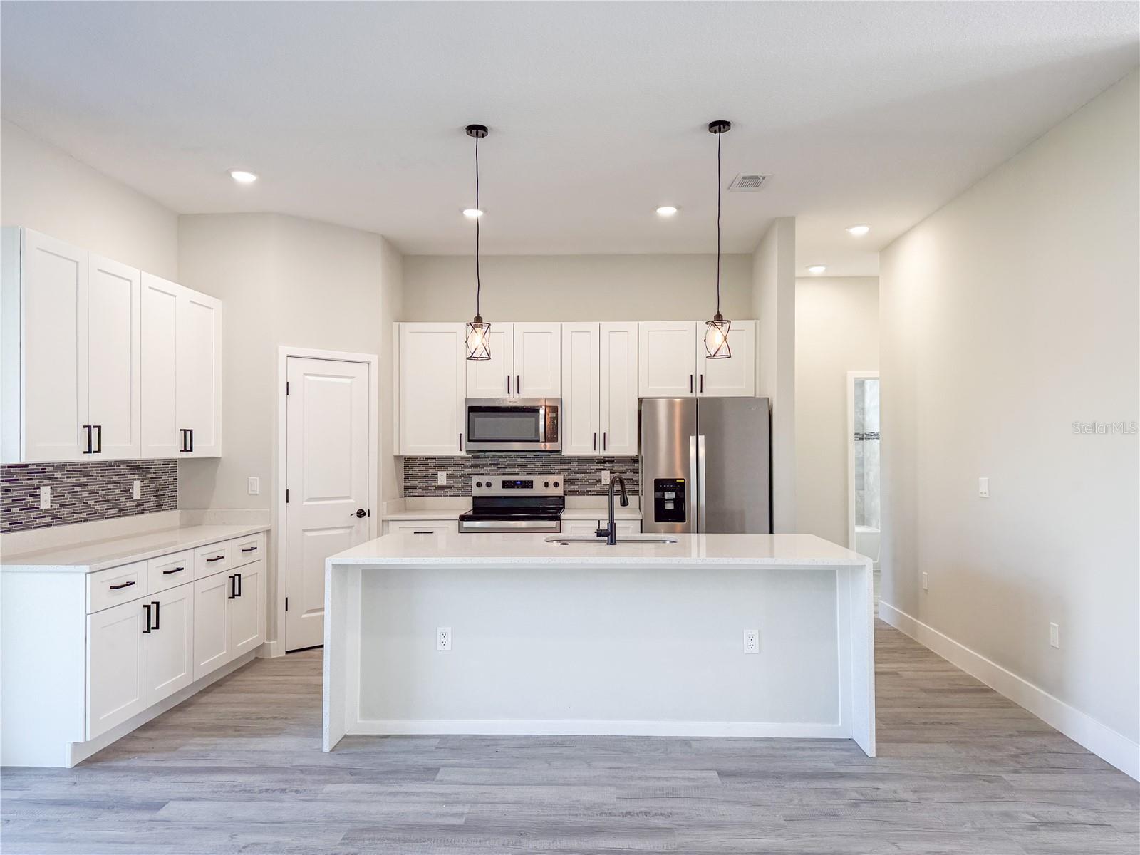 Image 7 of 34 For 6243 133rd Street Road