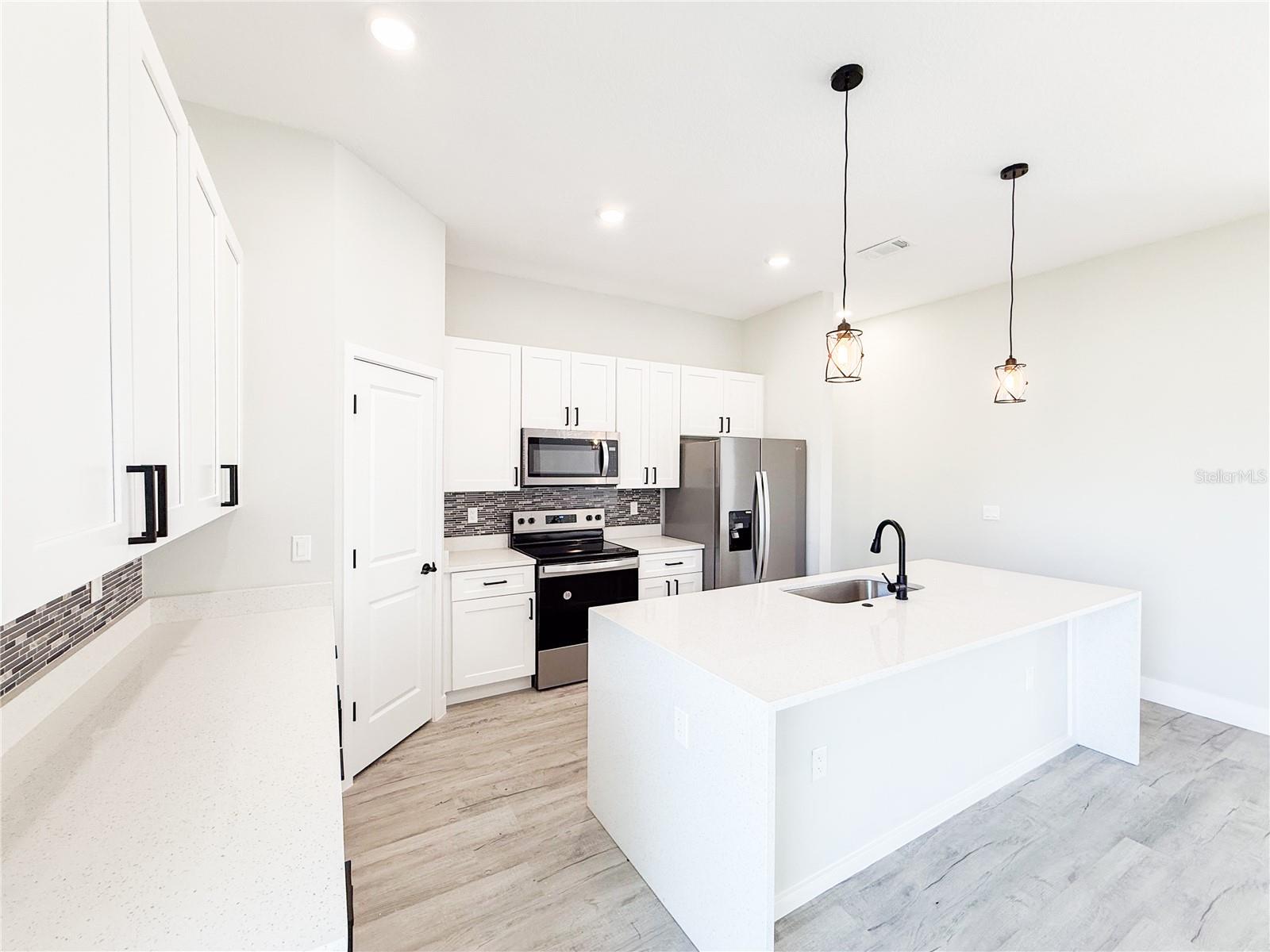 Image 9 of 34 For 6243 133rd Street Road