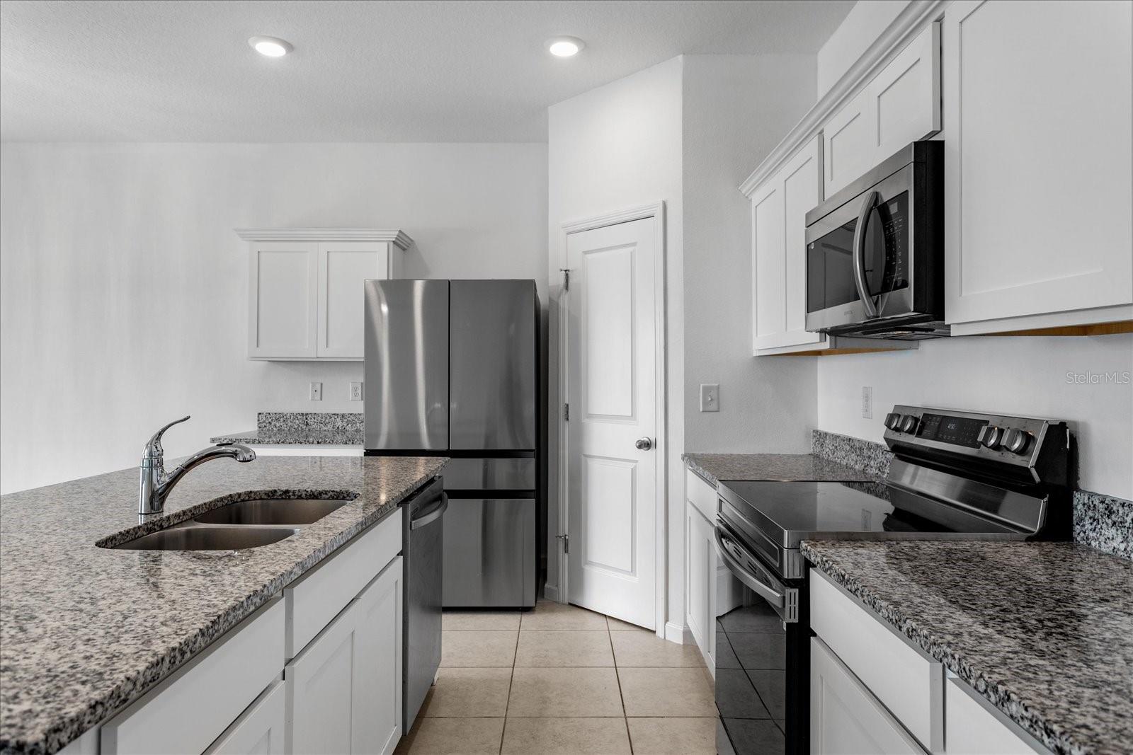 Image 10 of 39 For 2121 Treasure Hill Street