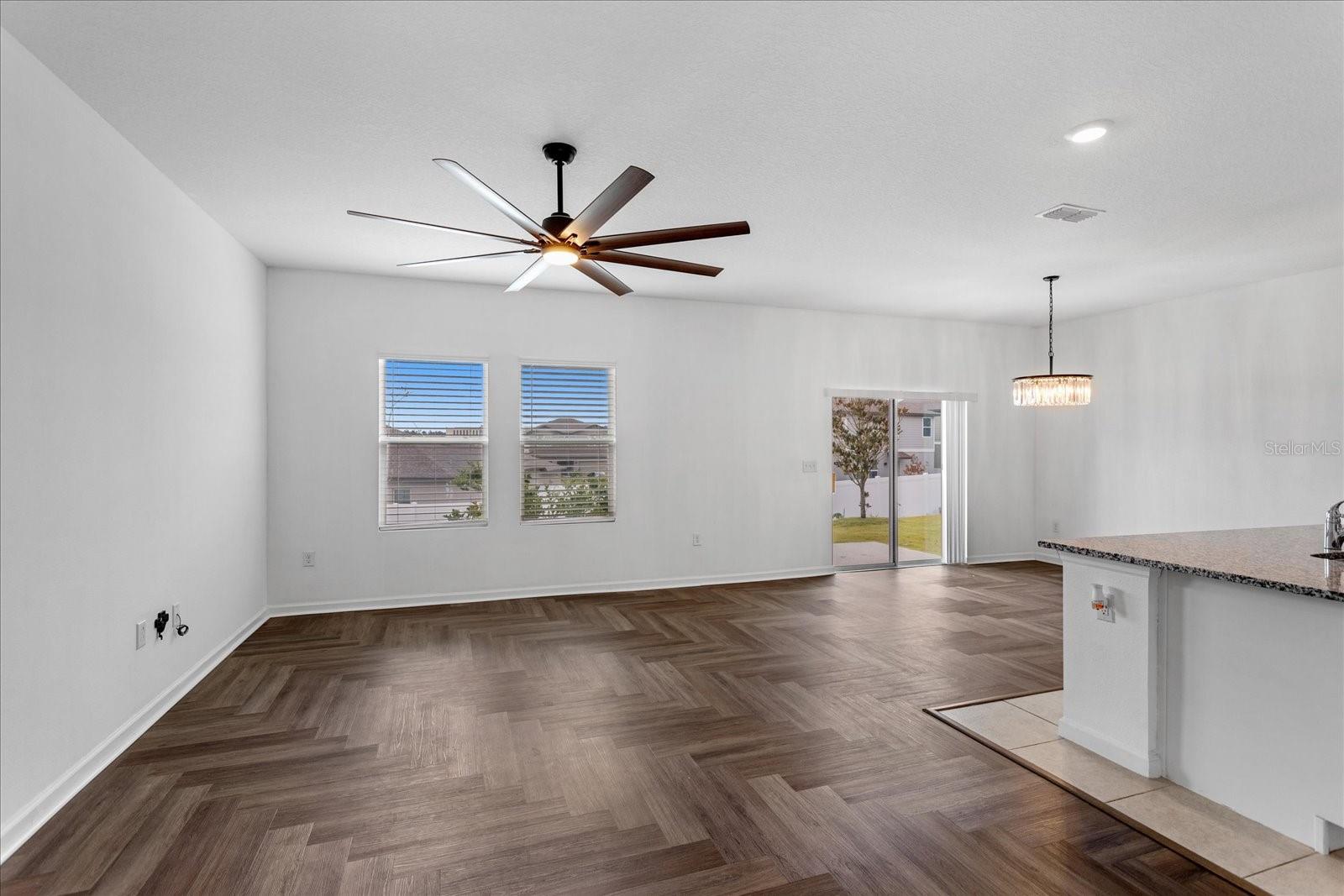 Image 11 of 39 For 2121 Treasure Hill Street