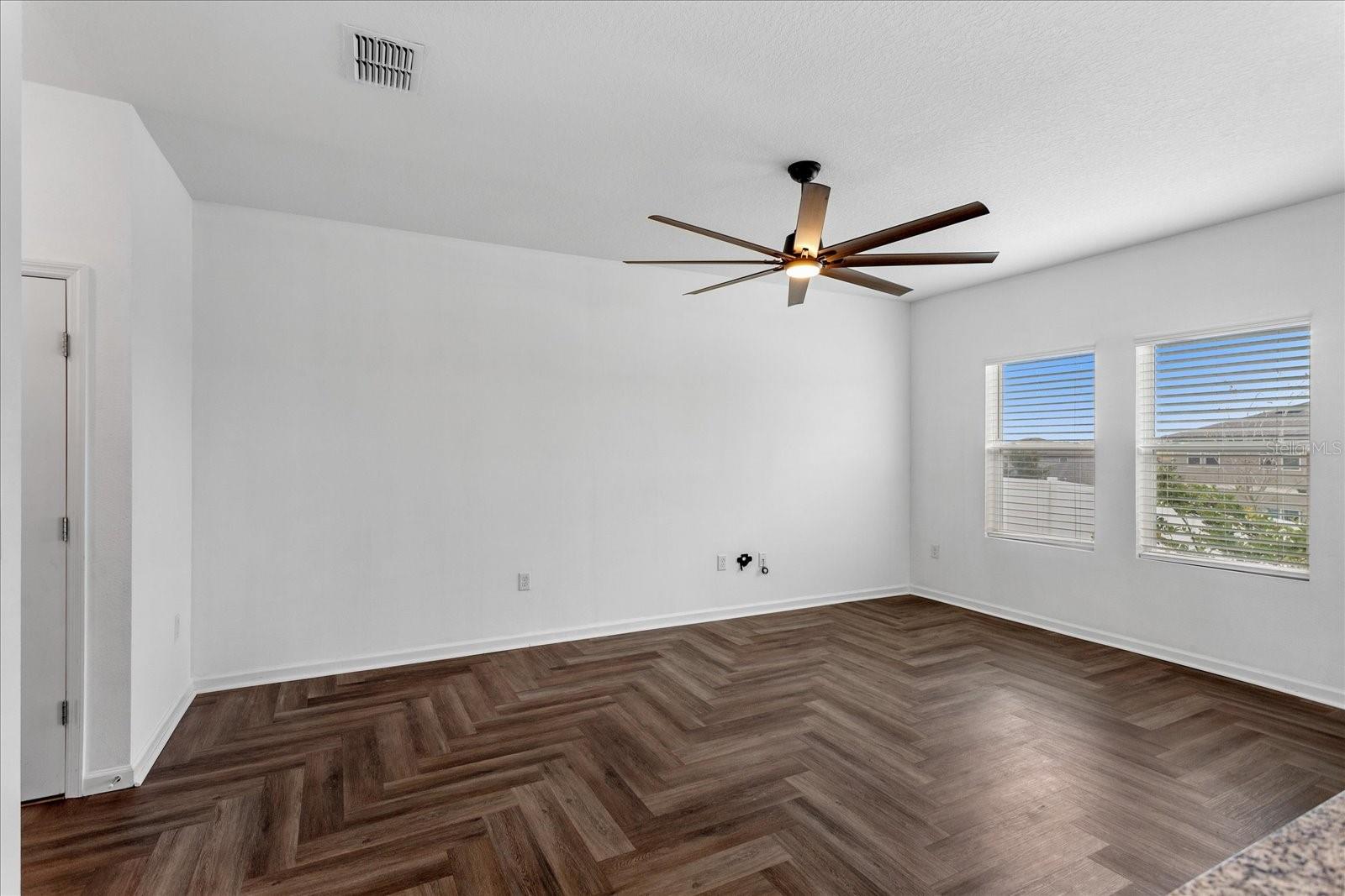 Image 13 of 39 For 2121 Treasure Hill Street