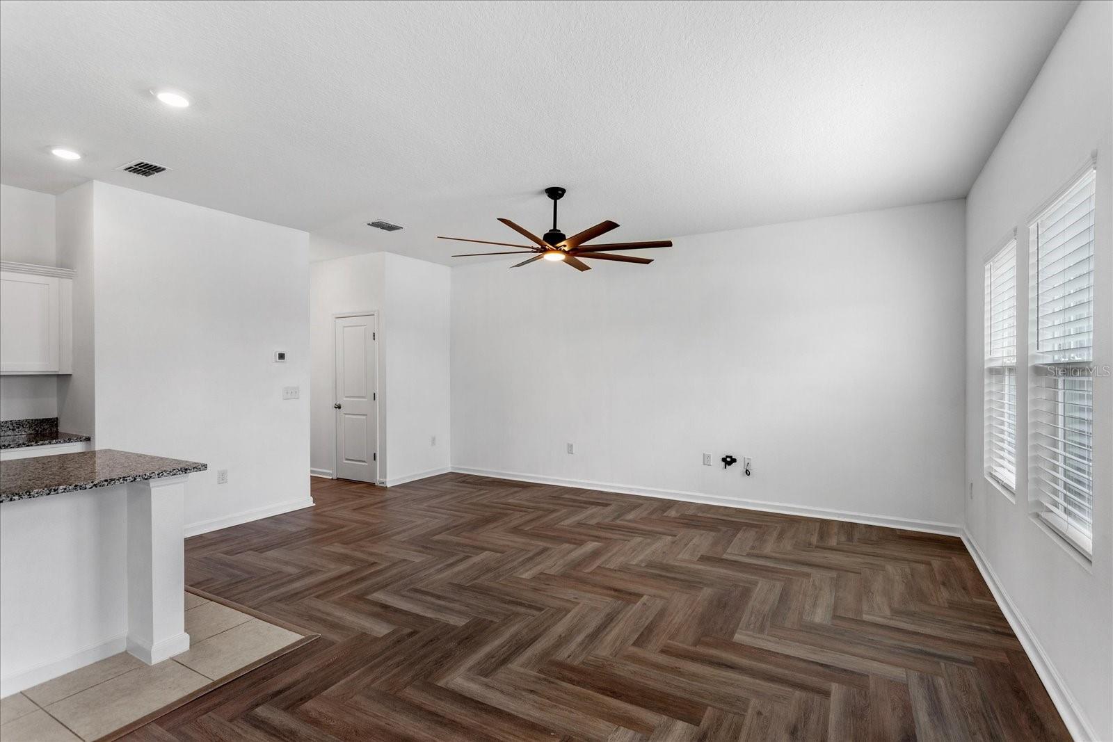 Image 14 of 39 For 2121 Treasure Hill Street