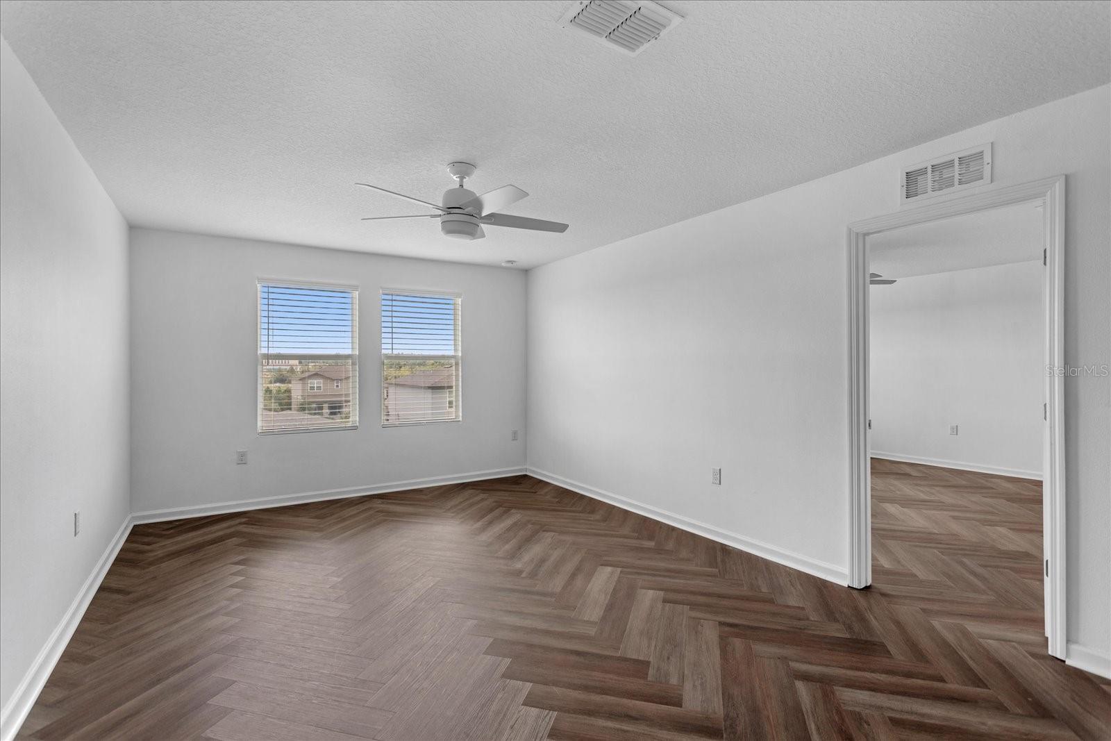 Image 22 of 39 For 2121 Treasure Hill Street