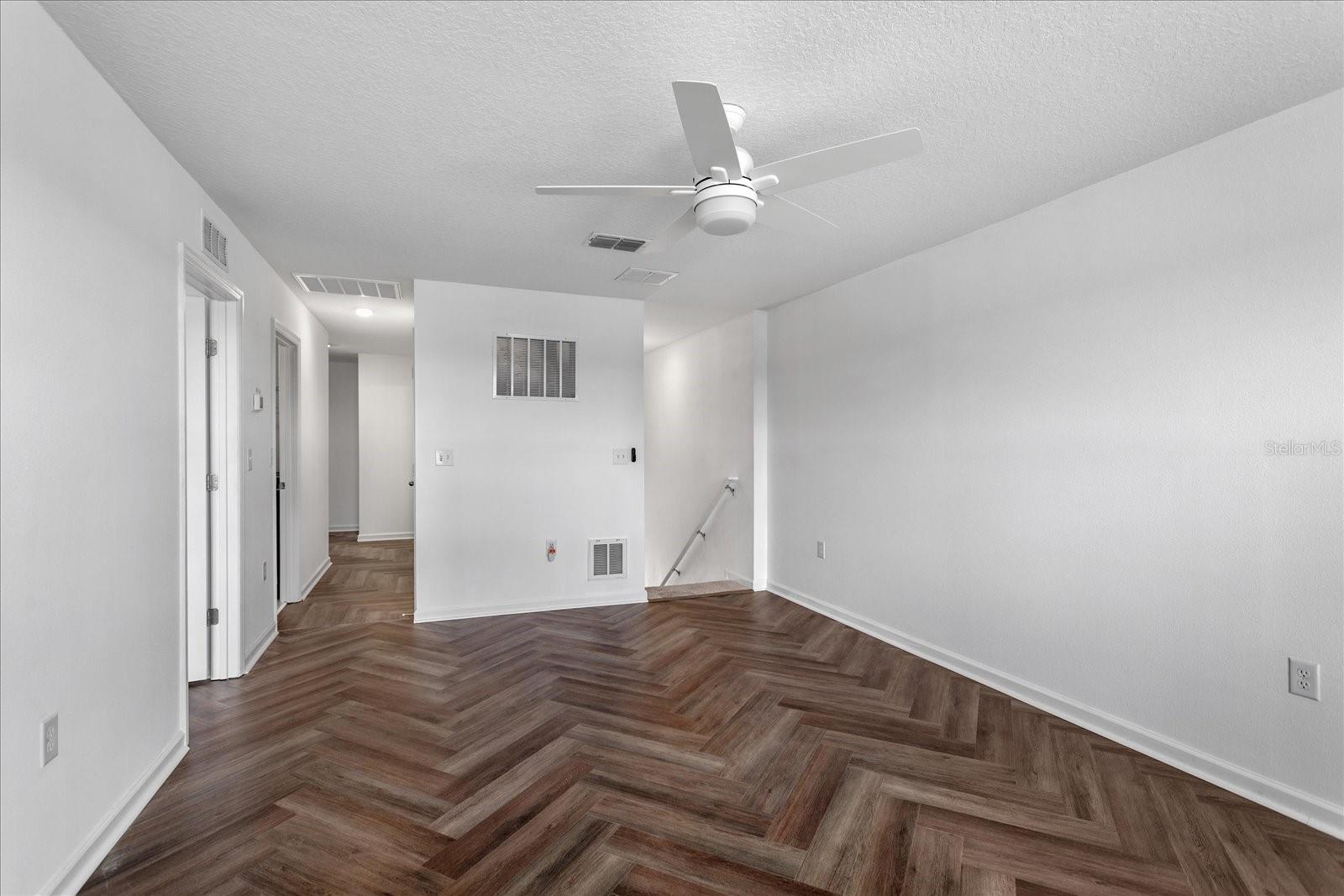 Image 23 of 39 For 2121 Treasure Hill Street