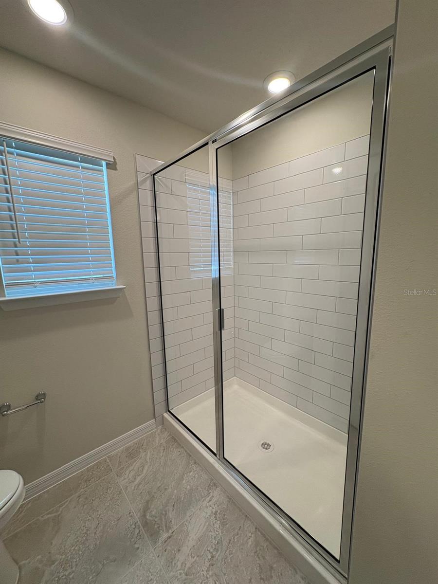 Image 11 of 14 For 6433 Breeze Filled Lane