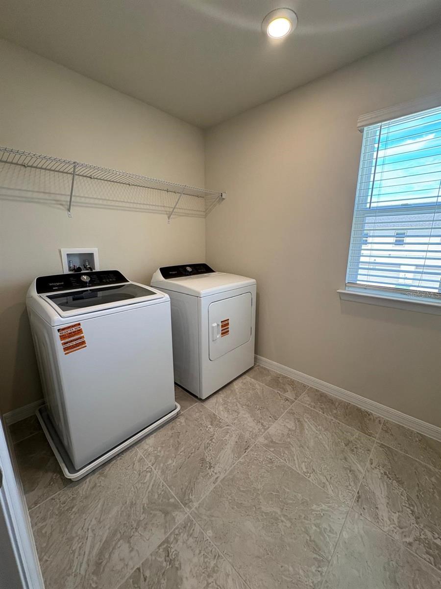 Image 13 of 14 For 6433 Breeze Filled Lane