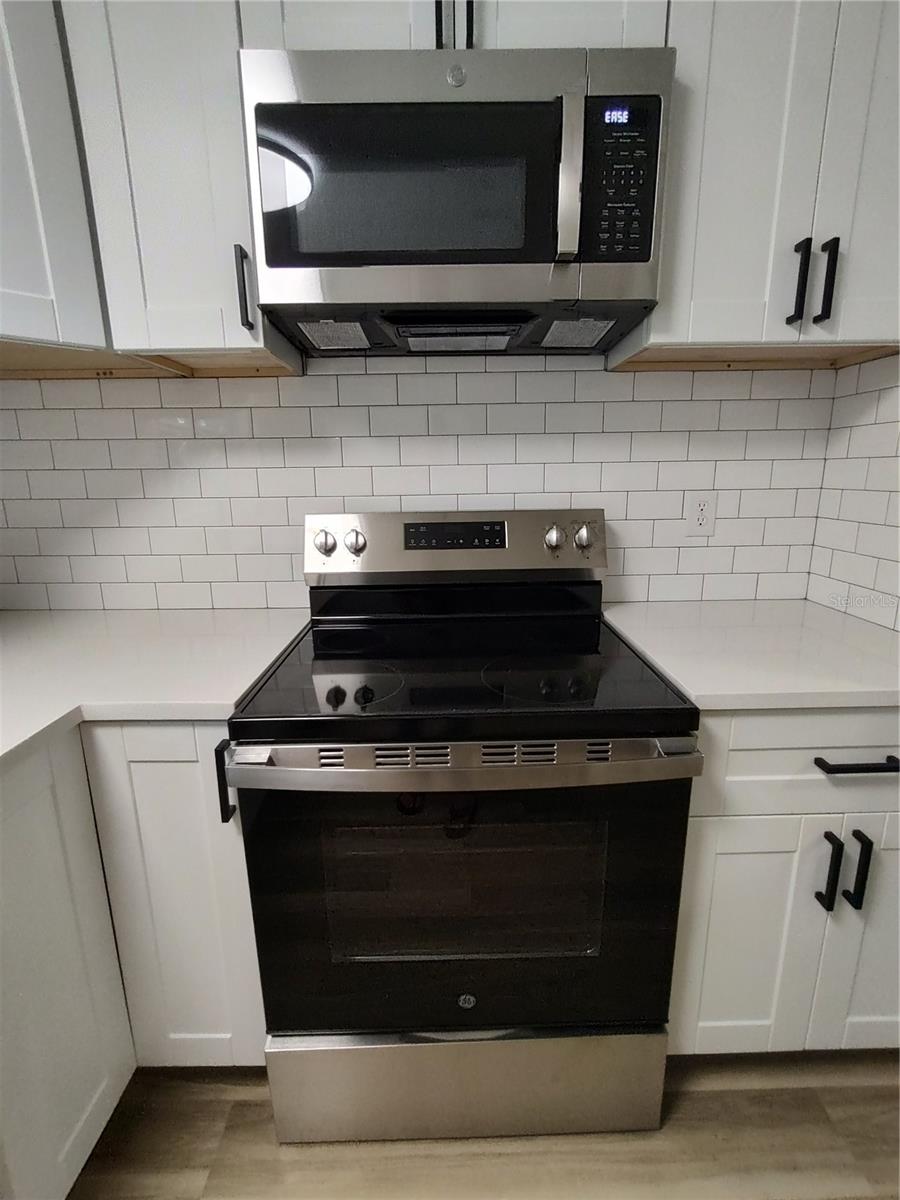 Image 4 of 30 For 316 Howry Avenue 4