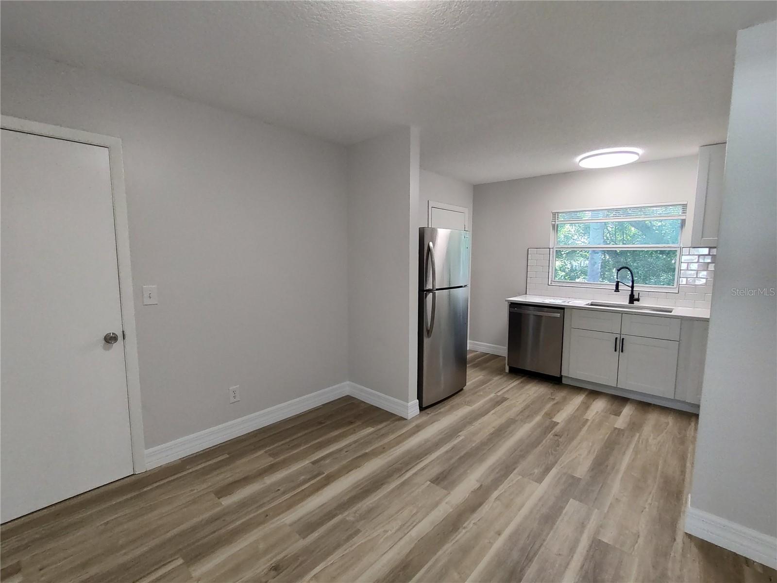 Image 6 of 30 For 316 Howry Avenue 4