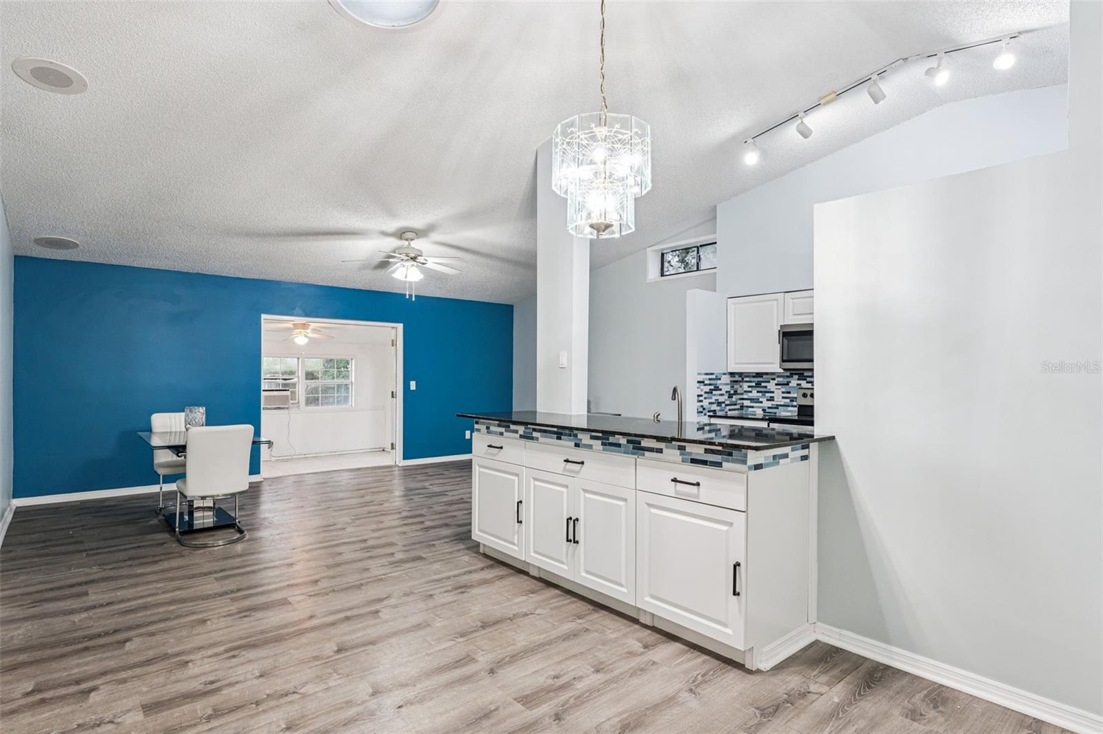 Image 4 of 19 For 108 Clear Lake Circle