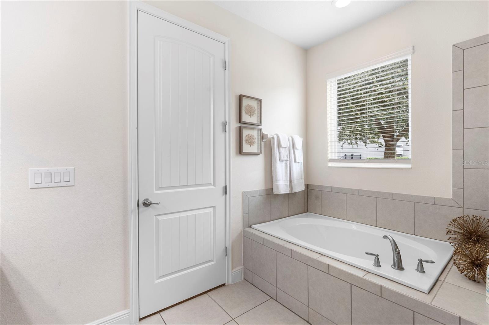 Image 39 of 69 For 7721 Fairfax Drive