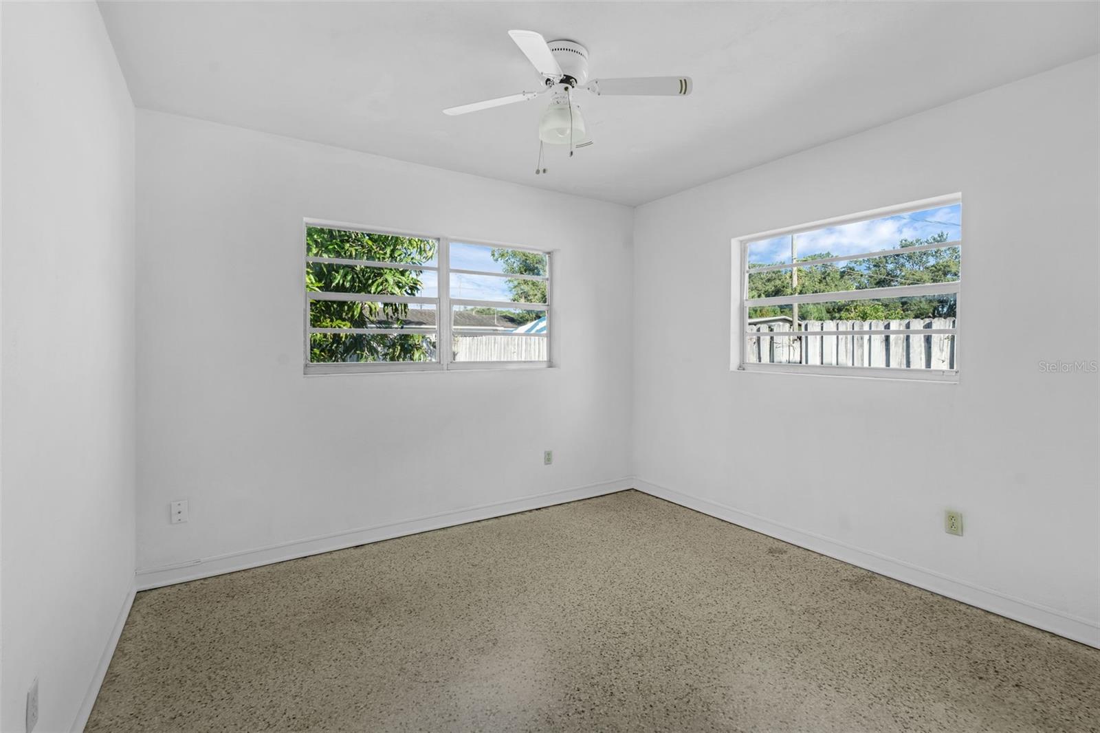 Image 13 of 15 For 324 Lakeland Avenue