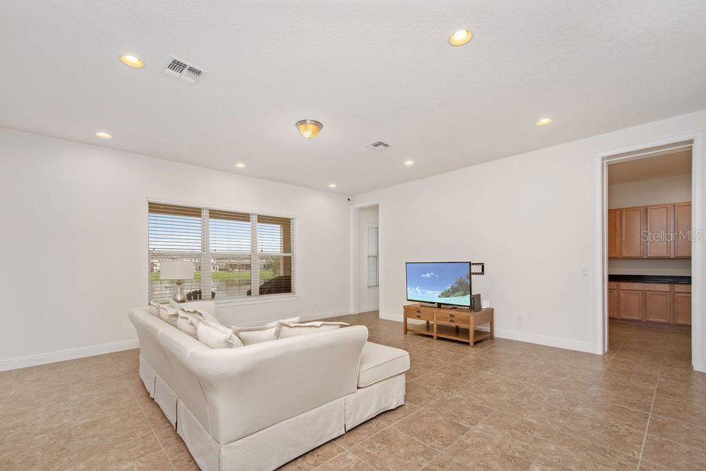 Image 5 of 32 For 17538 Black Rail Street
