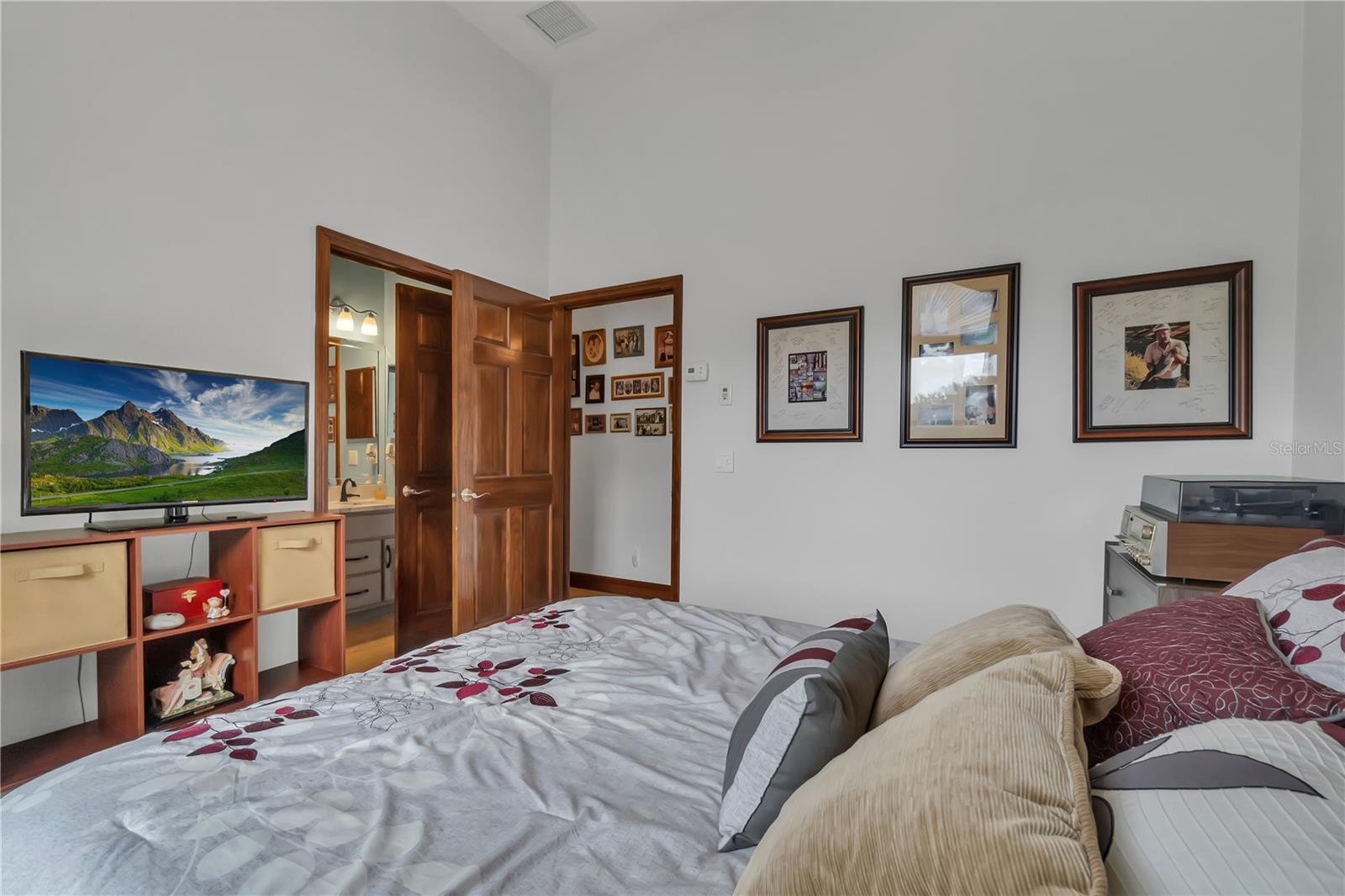 Image 14 of 43 For 6027 Lake Lizzie Drive