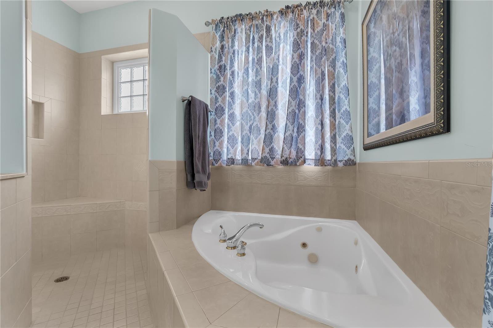 Image 28 of 43 For 6027 Lake Lizzie Drive