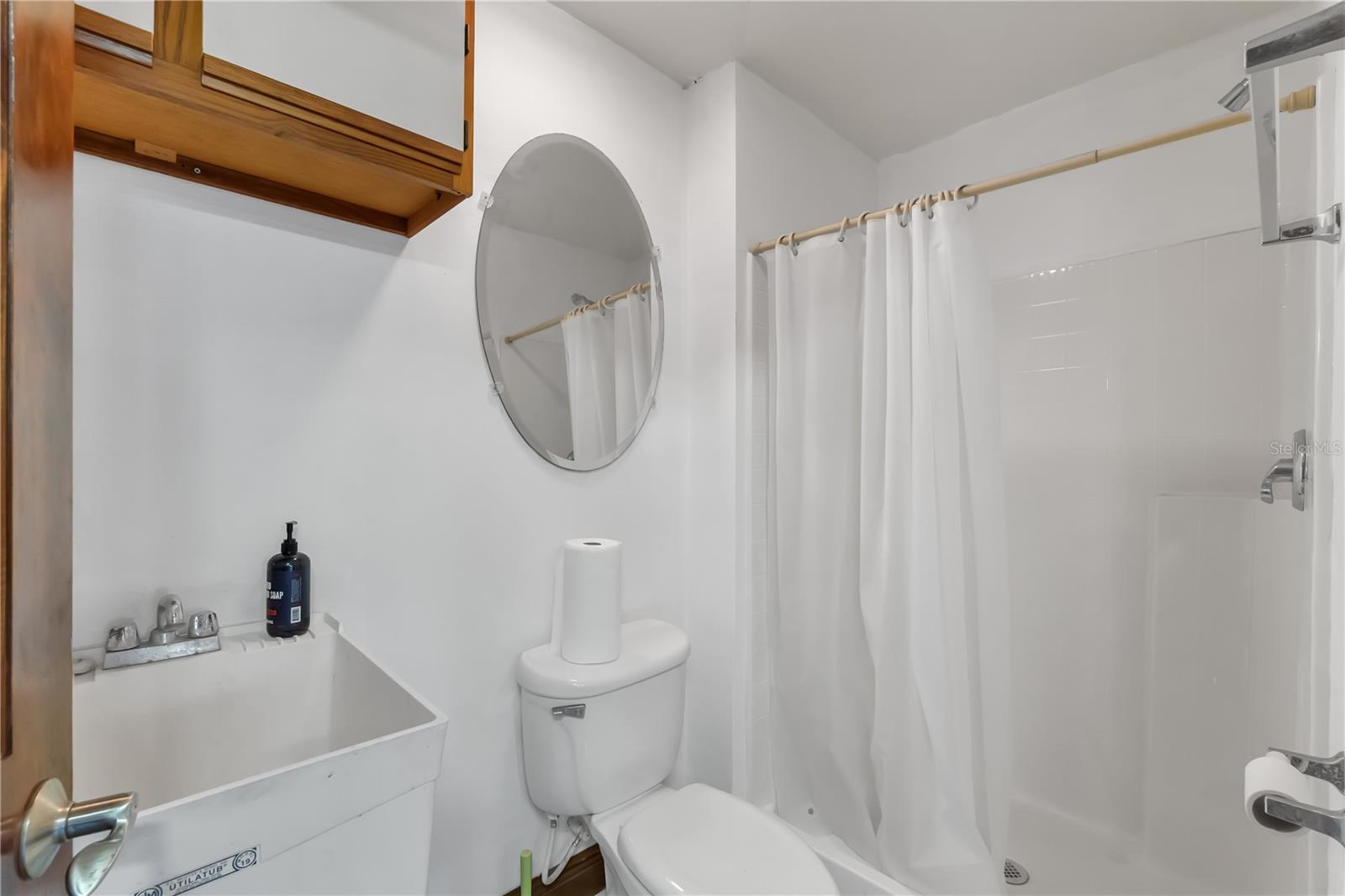 Image 32 of 43 For 6027 Lake Lizzie Drive