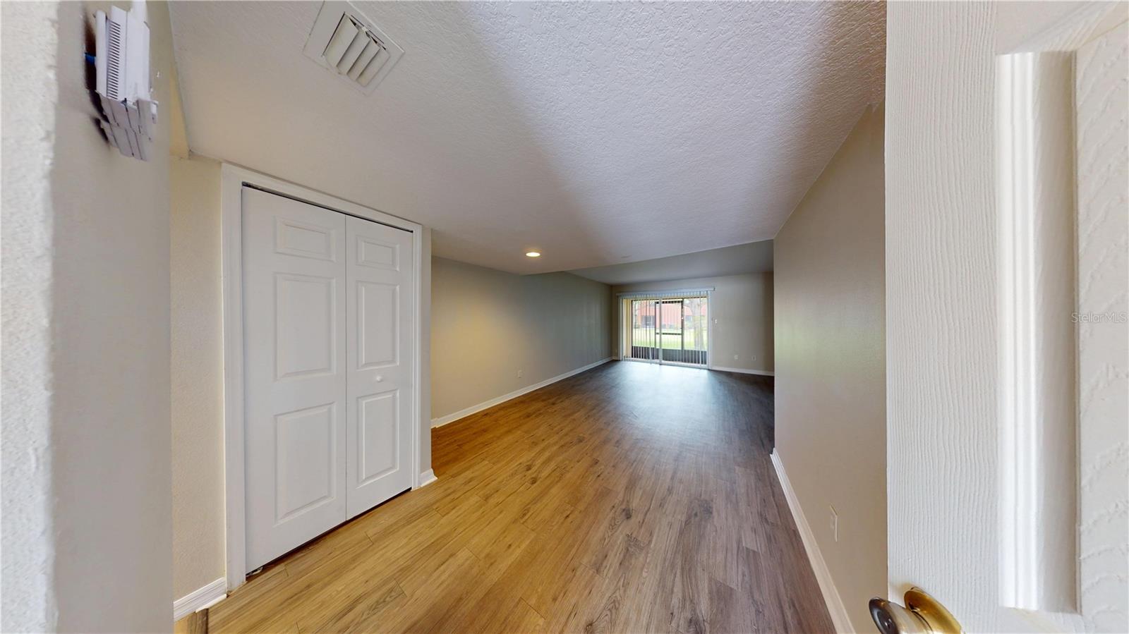 Image 4 of 20 For 4954 Tangerine Avenue 4954