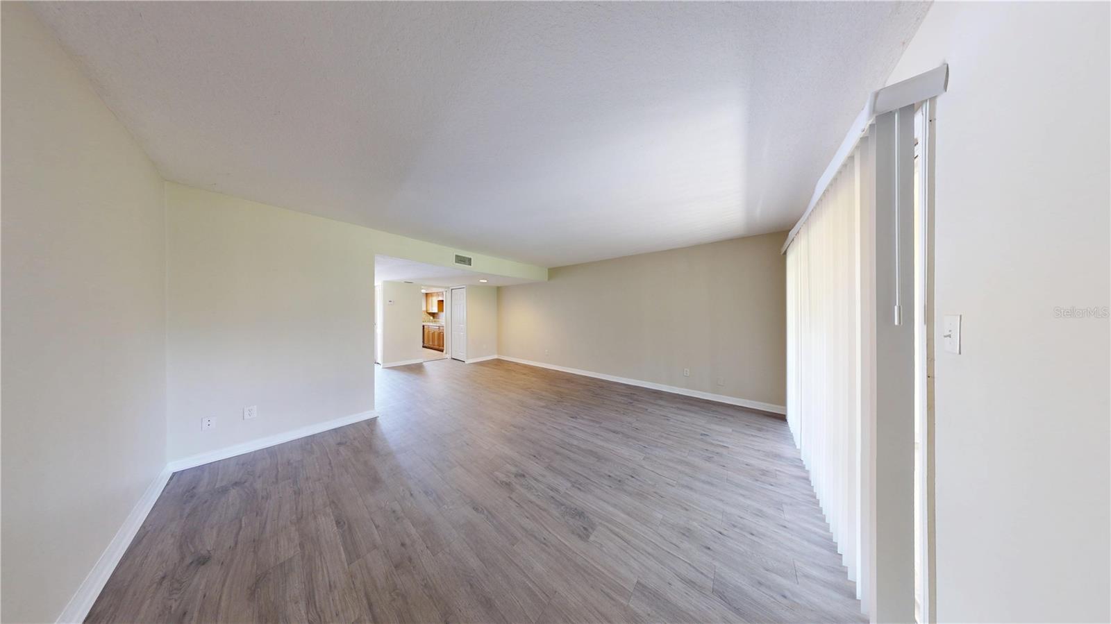 Image 5 of 20 For 4954 Tangerine Avenue 4954