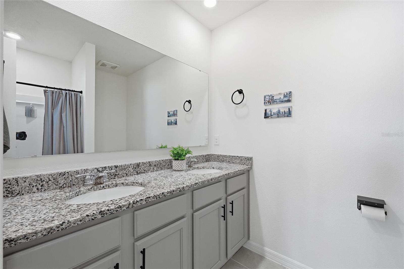 Image 22 of 35 For 3604 Sungrove Circle