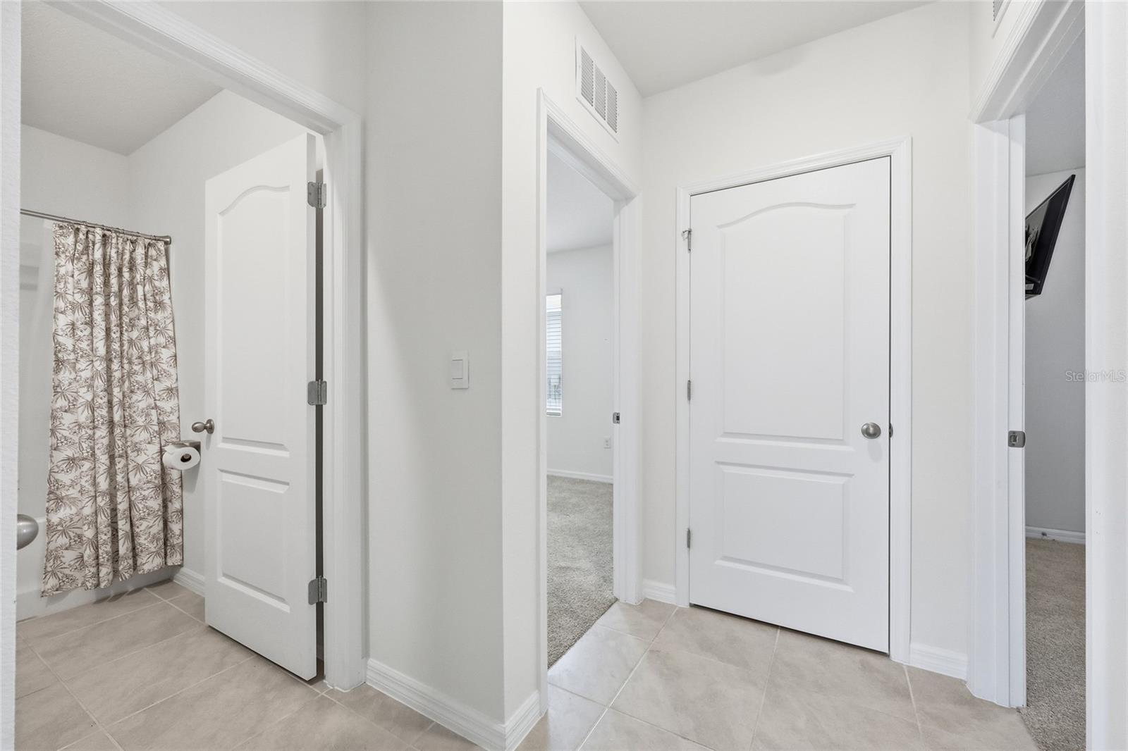 Image 26 of 35 For 3604 Sungrove Circle