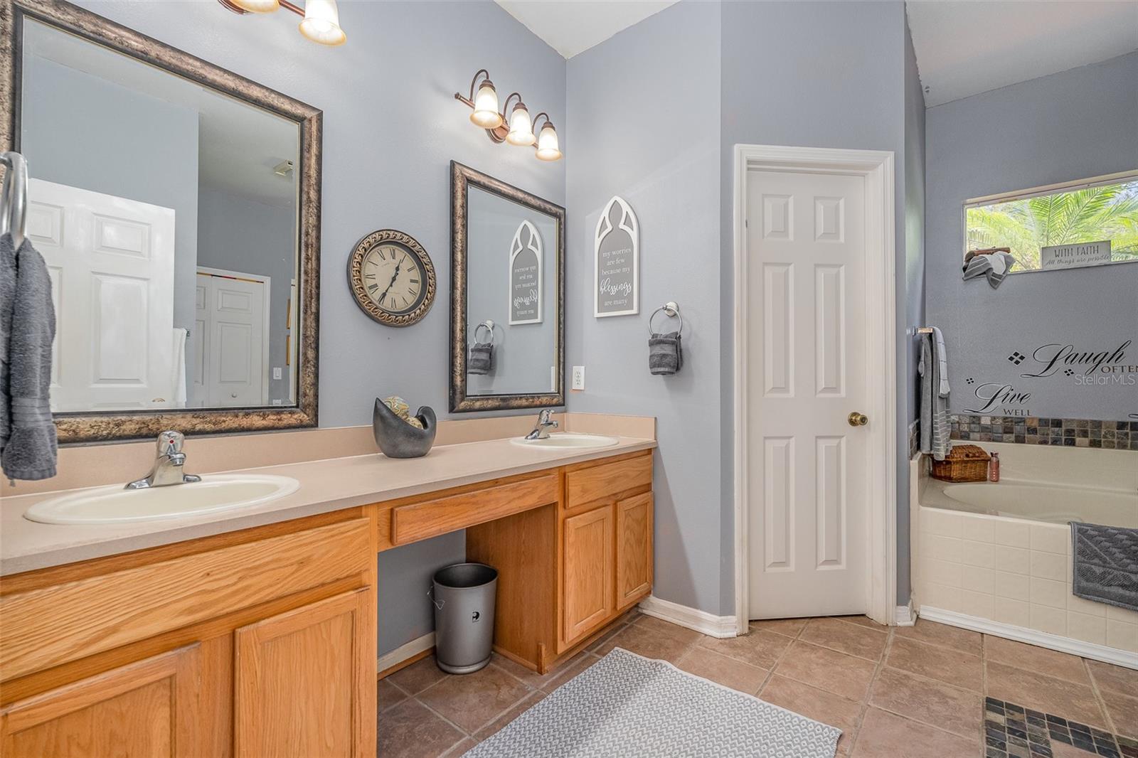 Image 18 of 34 For 4609 Indian River Drive