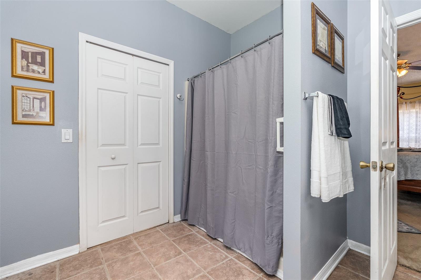 Image 20 of 34 For 4609 Indian River Drive