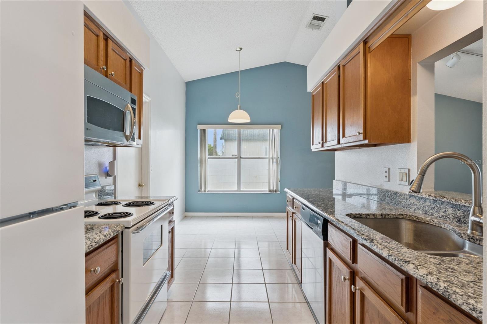 Image 10 of 21 For 212 Bristol Circle