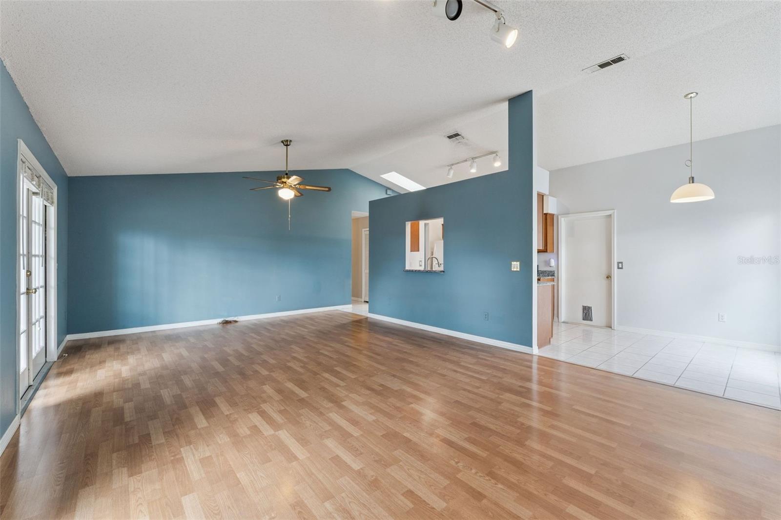 Image 6 of 21 For 212 Bristol Circle