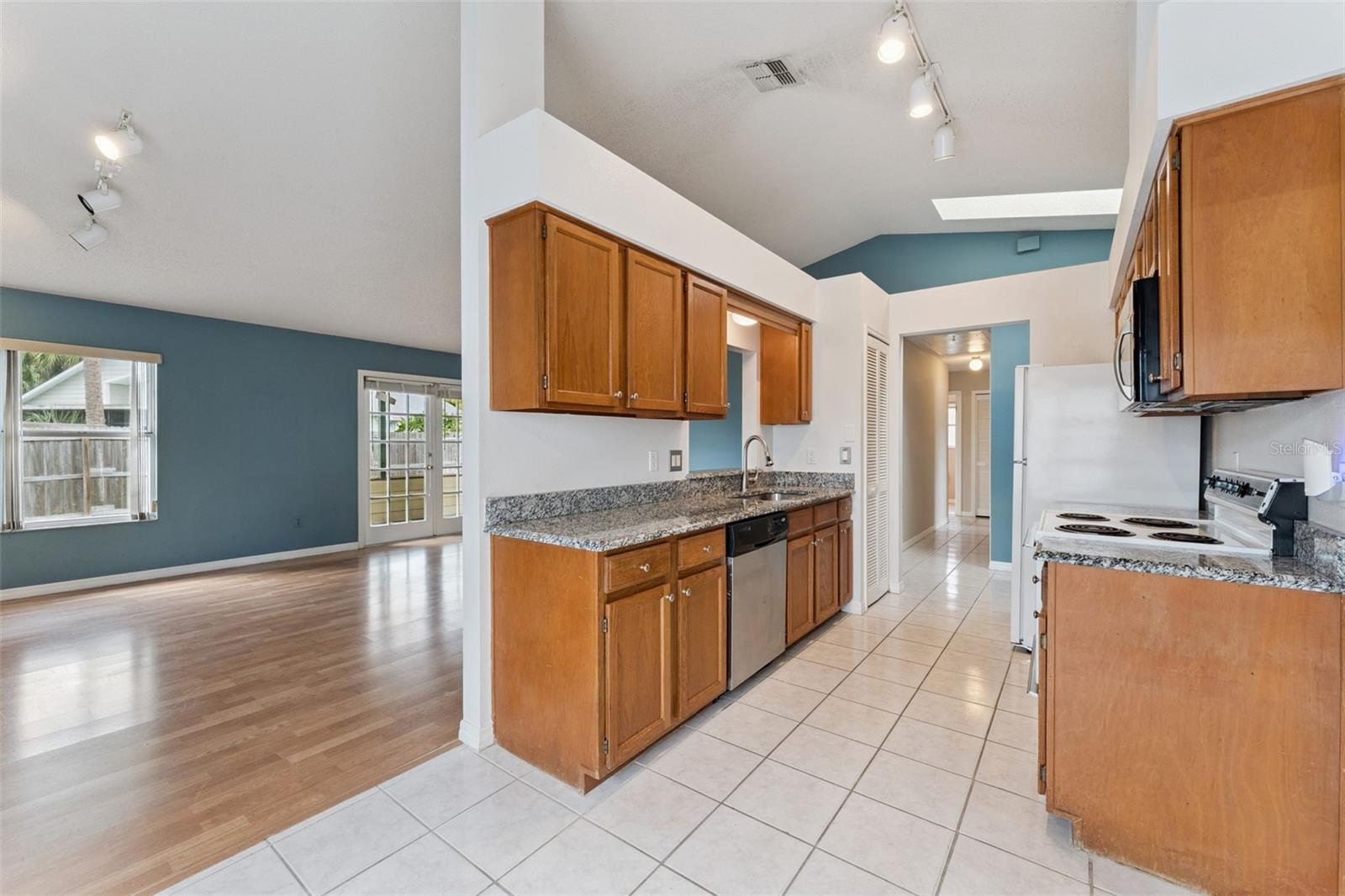 Image 8 of 21 For 212 Bristol Circle