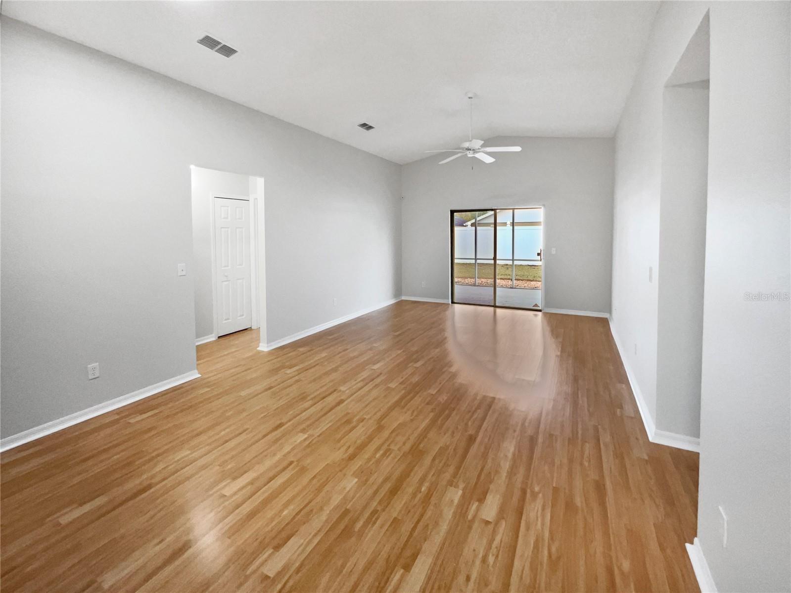 Image 12 of 28 For 7813 Myrtle Oak Lane