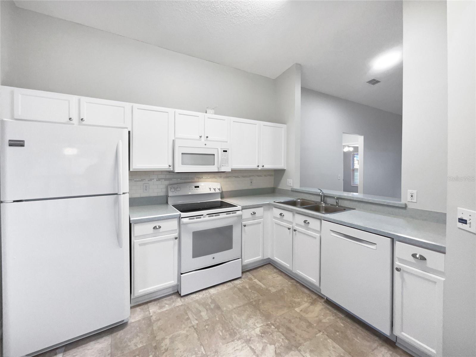 Image 14 of 28 For 7813 Myrtle Oak Lane