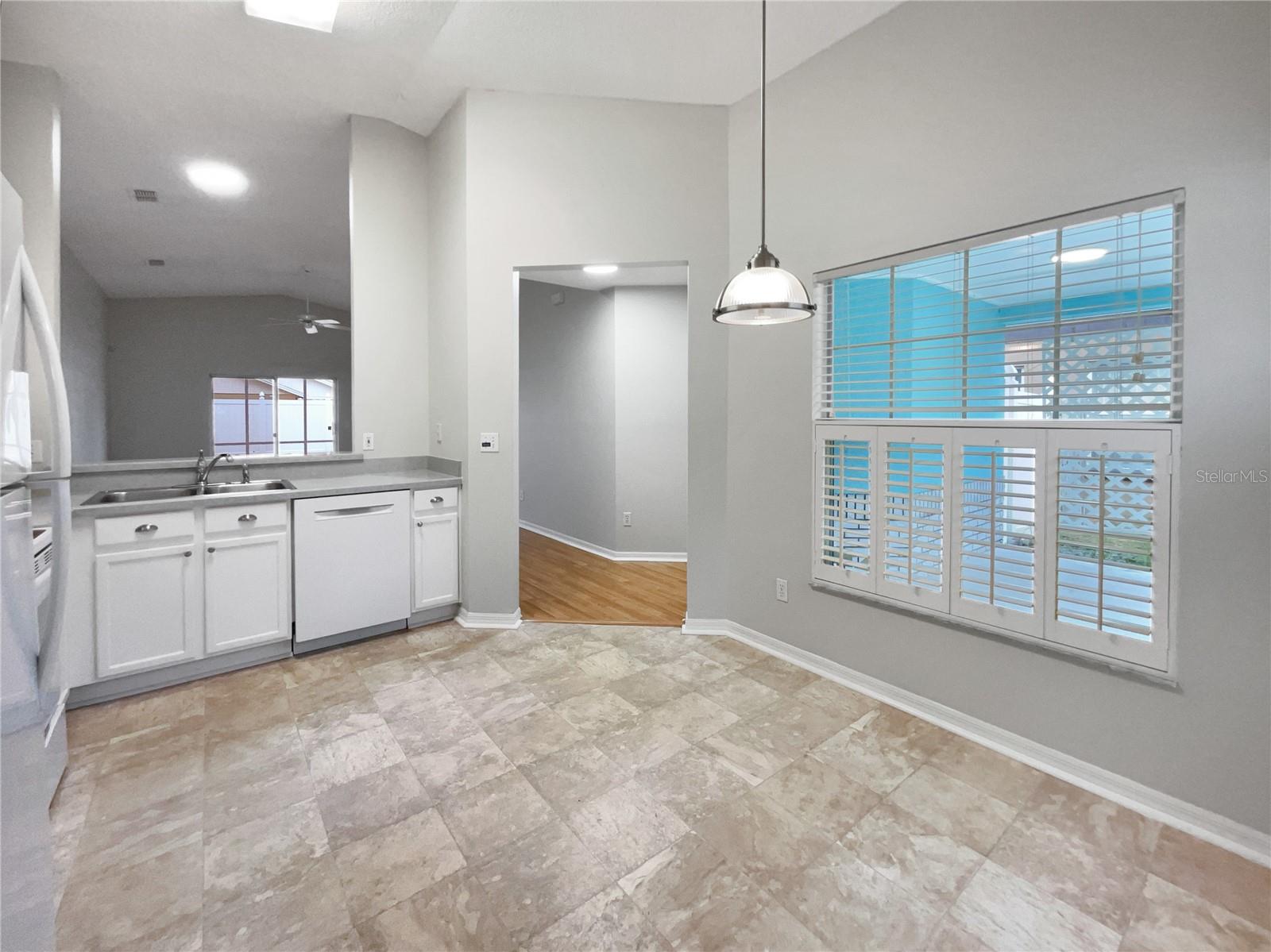 Image 15 of 28 For 7813 Myrtle Oak Lane