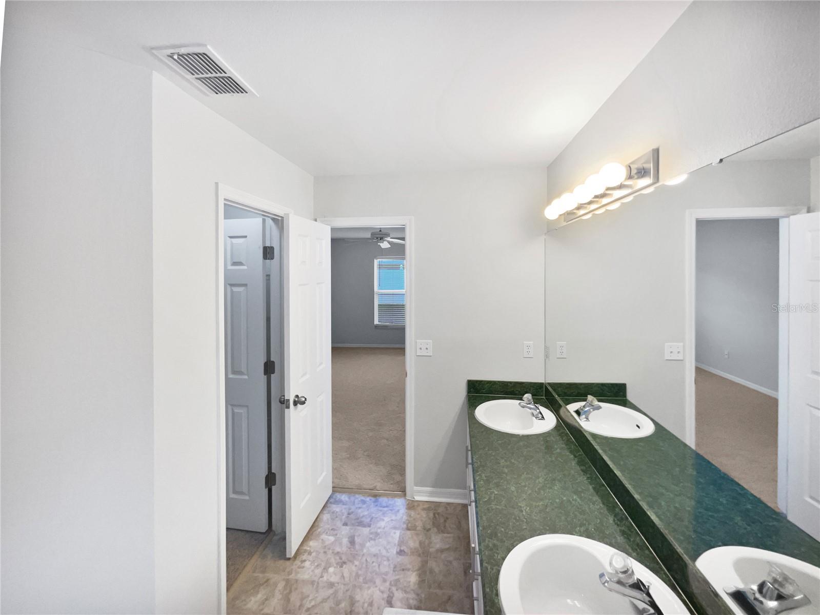 Image 17 of 28 For 7813 Myrtle Oak Lane