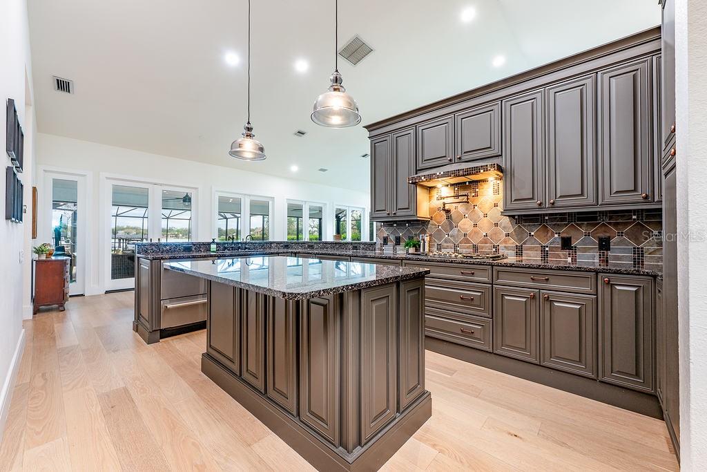 Image 12 of 50 For 5101 The Oaks Circle