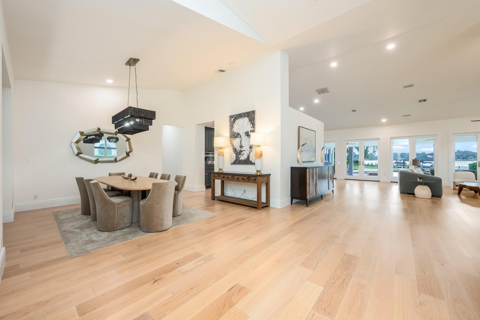 Image 8 of 50 For 5101 The Oaks Circle