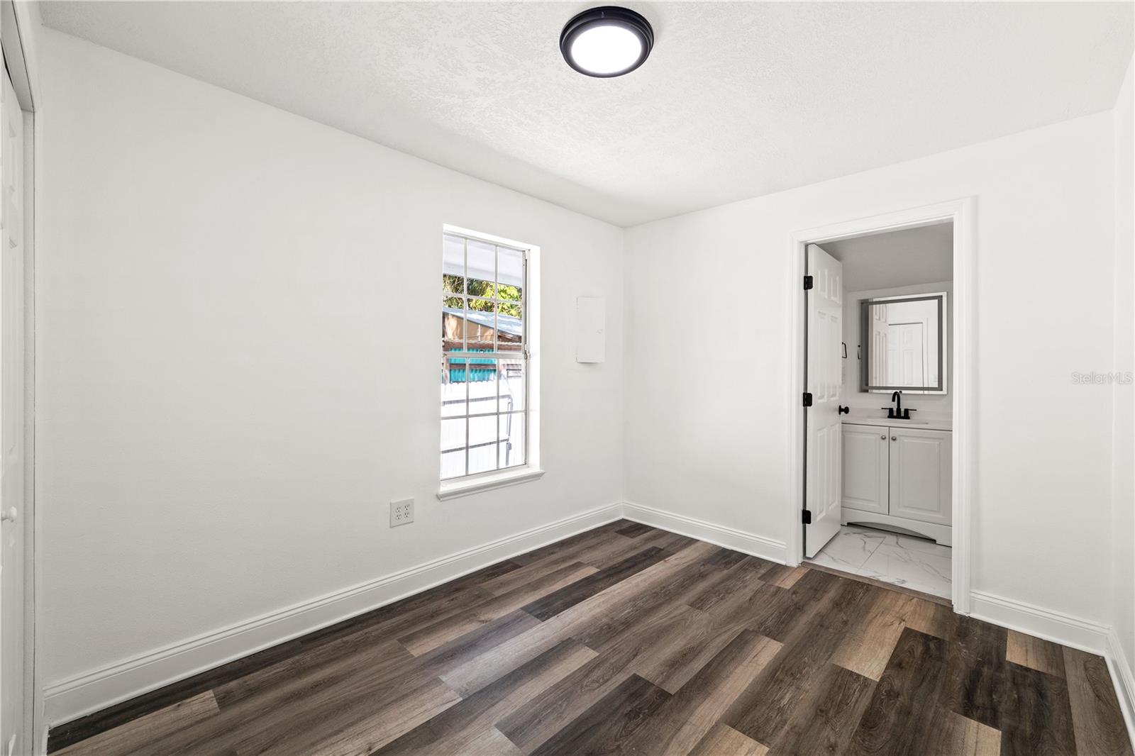 Image 22 of 41 For 1397 43rd Street