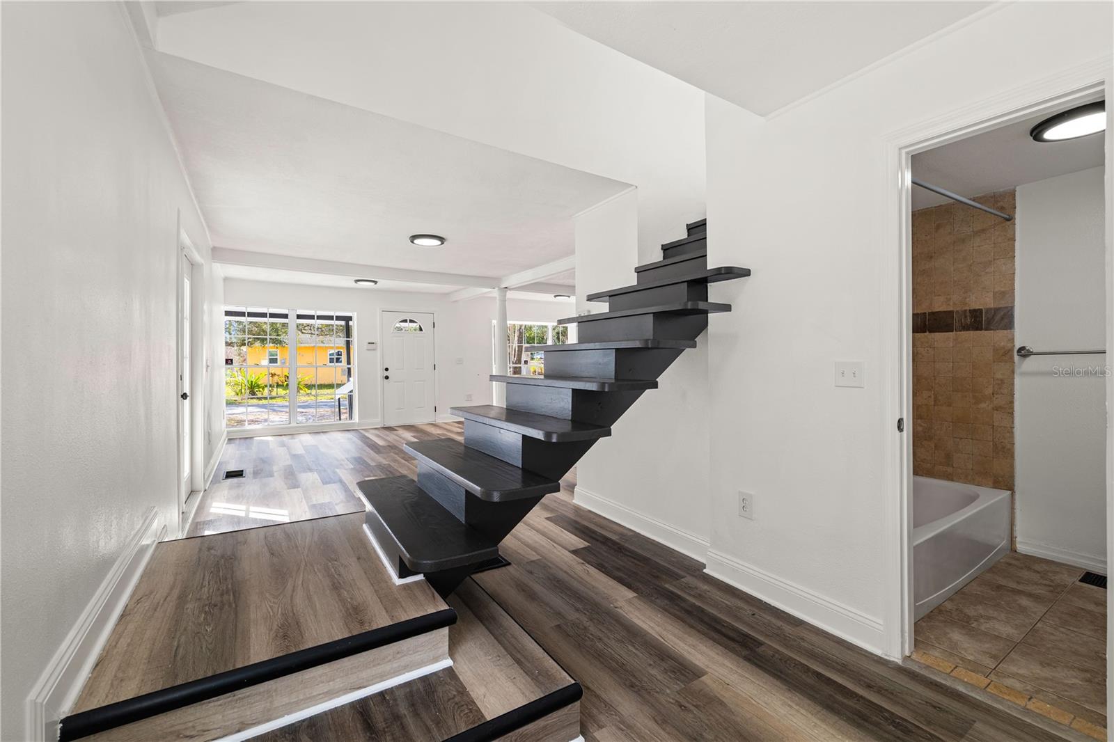 Image 24 of 41 For 1397 43rd Street