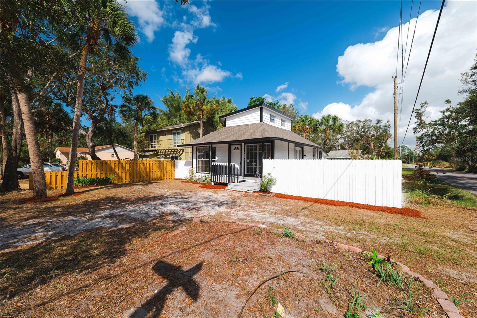 Image 3 of 41 For 1397 43rd Street