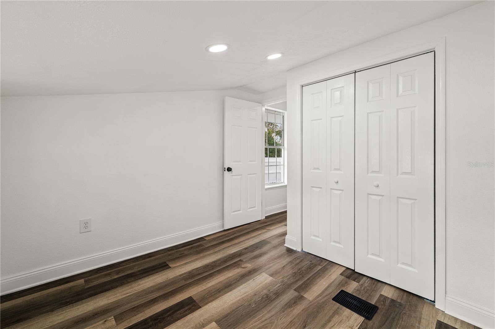 Image 35 of 41 For 1397 43rd Street