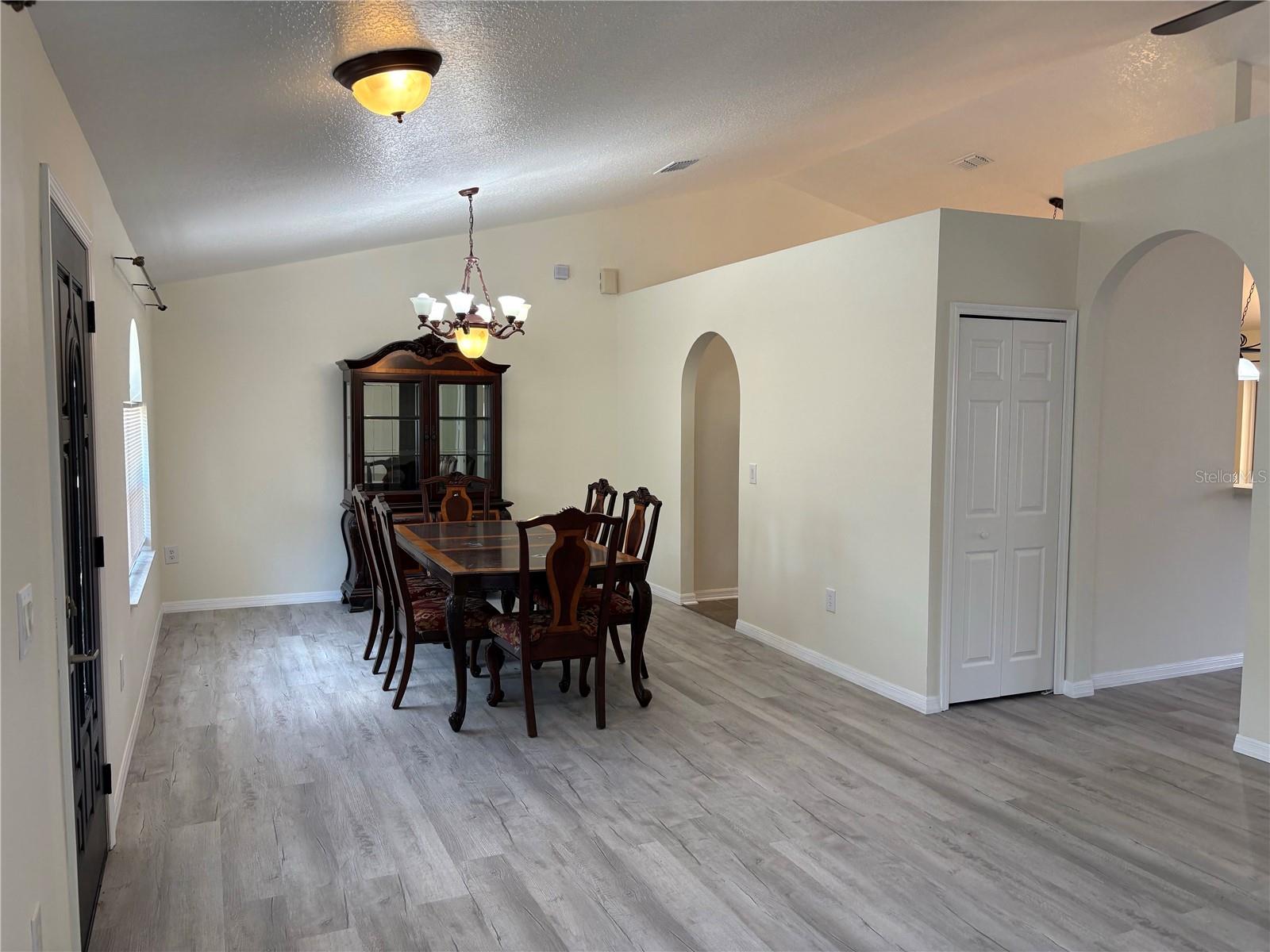 Image 4 of 24 For 1331 Island Trees Lane
