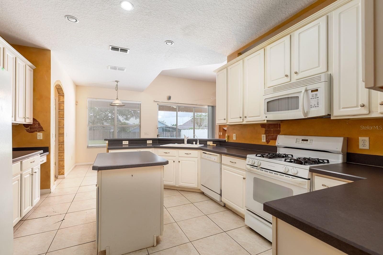 Image 10 of 45 For 14309 Letham Grange Court