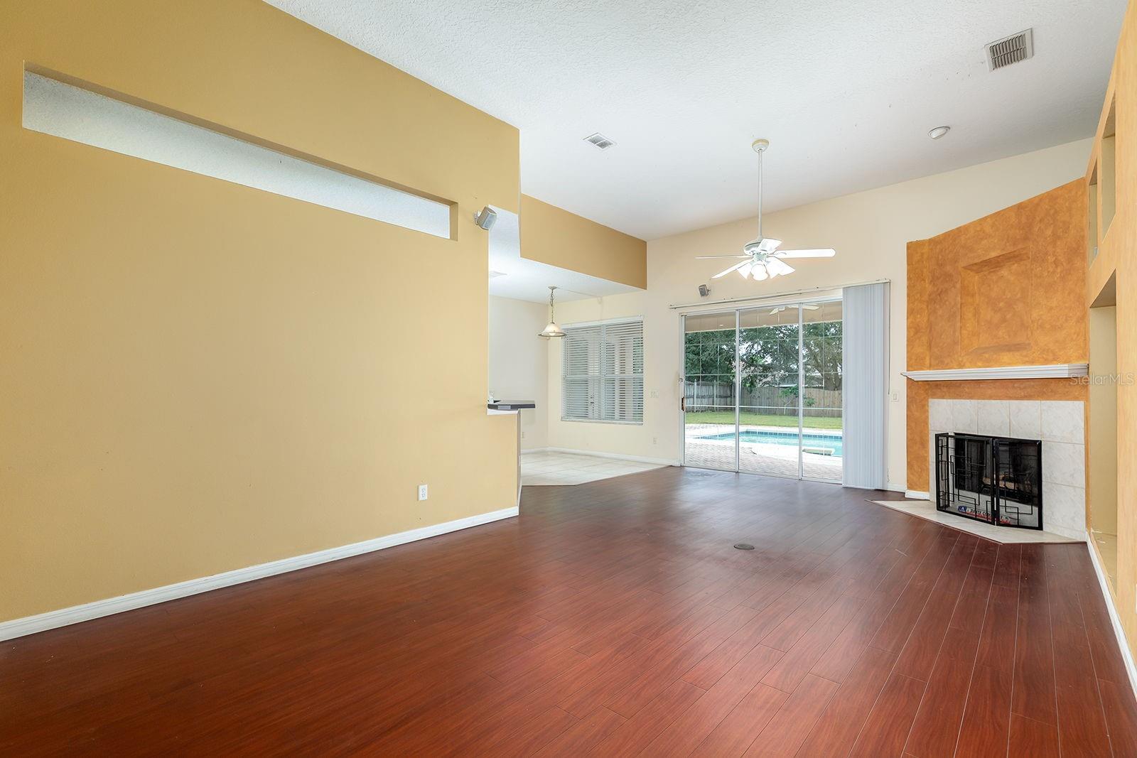 Image 5 of 45 For 14309 Letham Grange Court