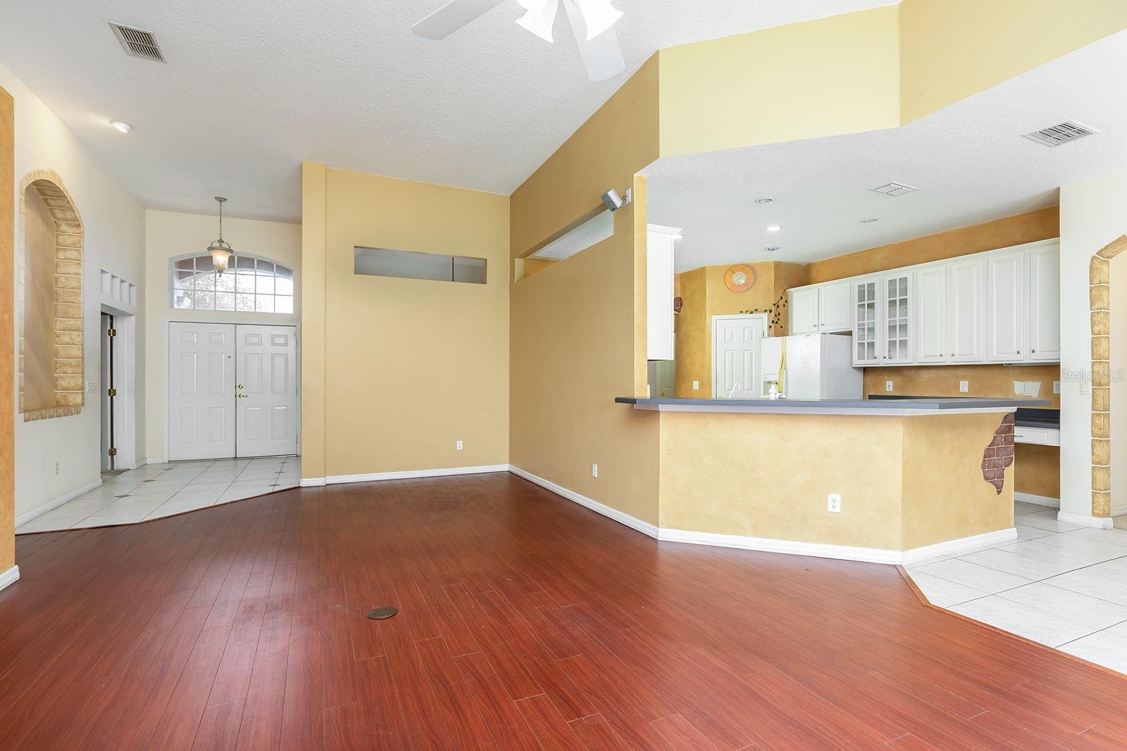 Image 6 of 45 For 14309 Letham Grange Court