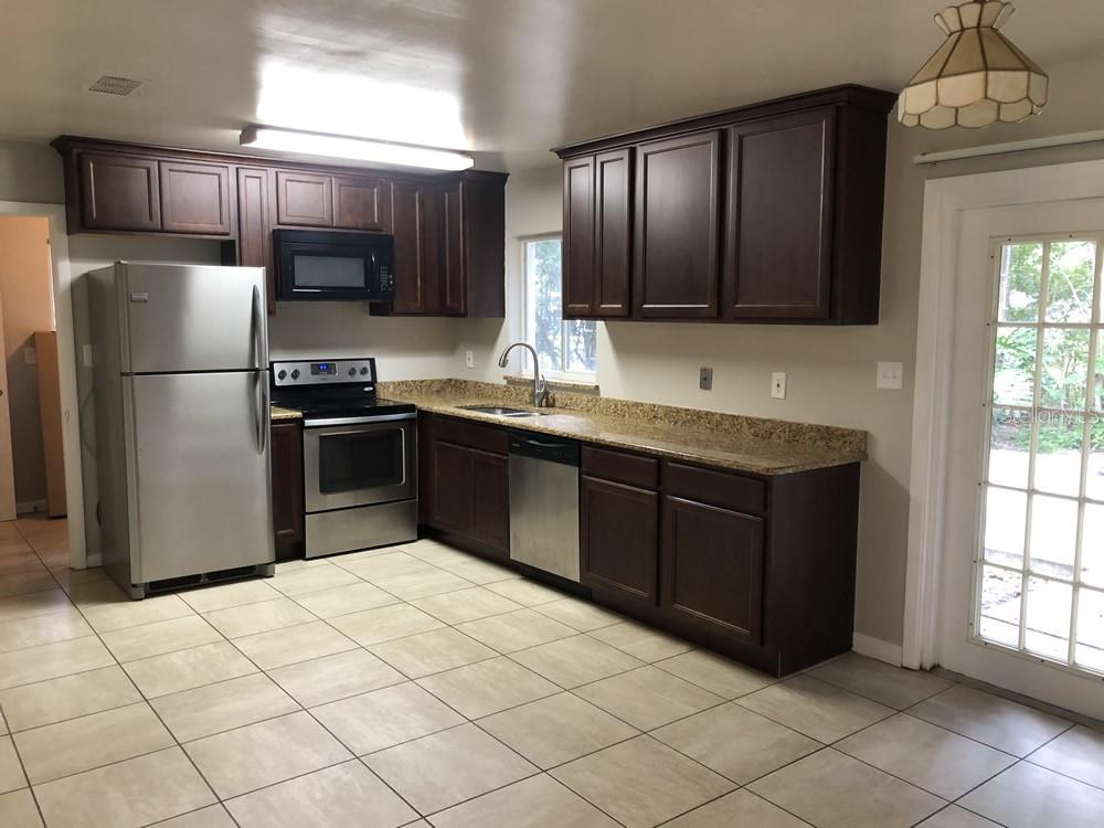Image 4 of 12 For 1402 39th Drive