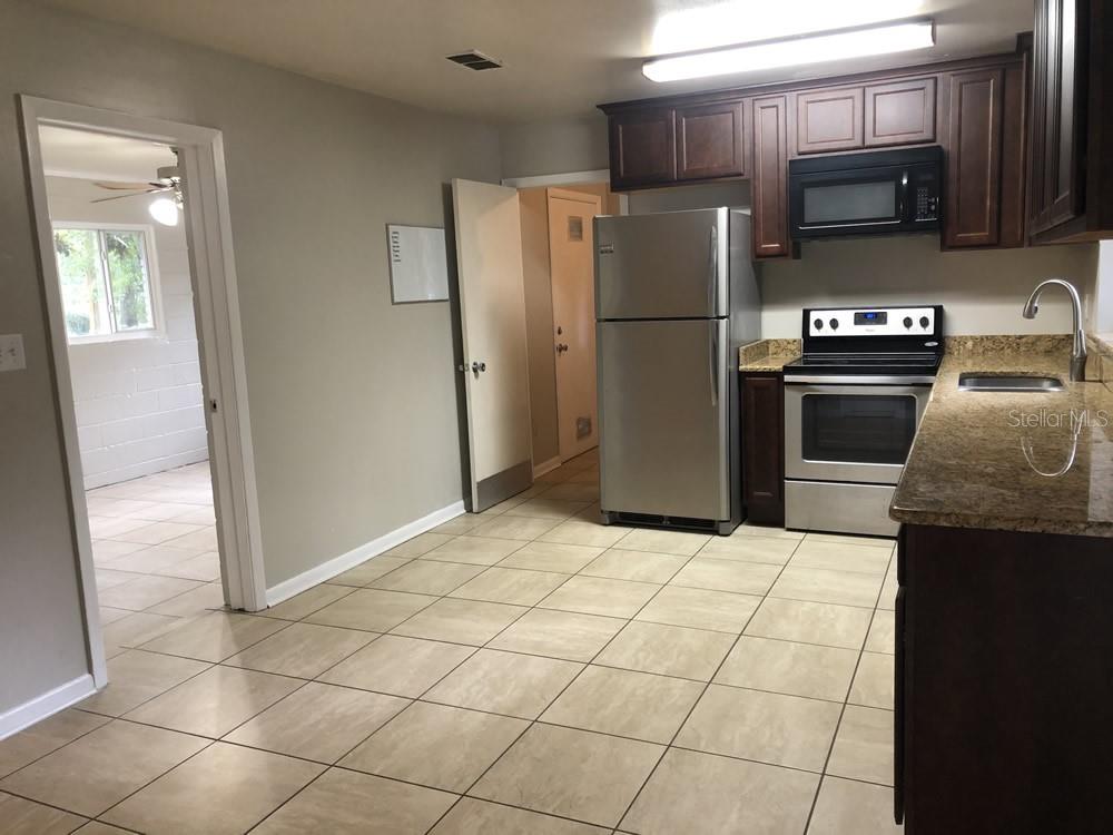 Image 5 of 12 For 1402 39th Drive