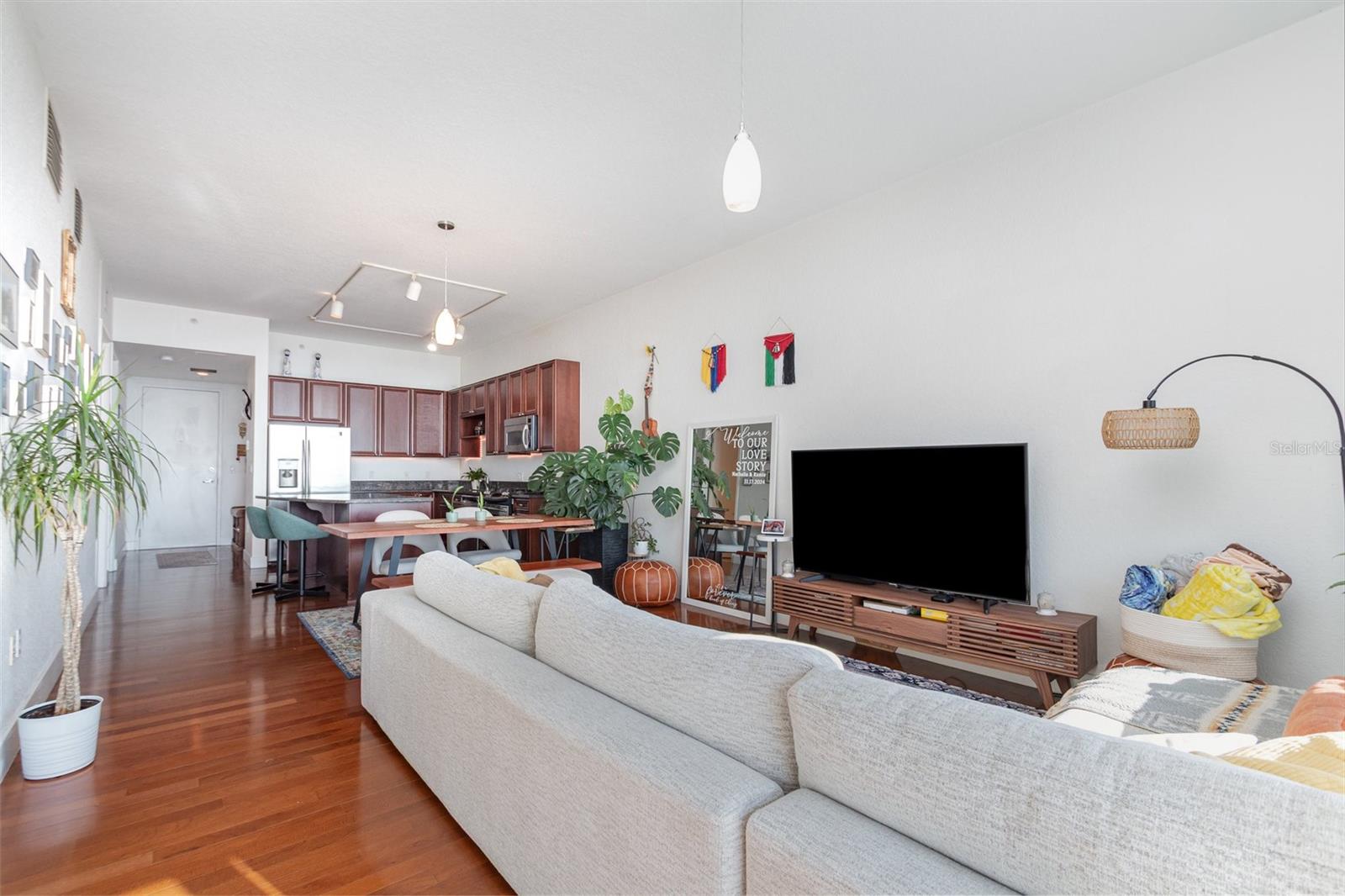 Image 4 of 27 For 150 Robinson Street 2510