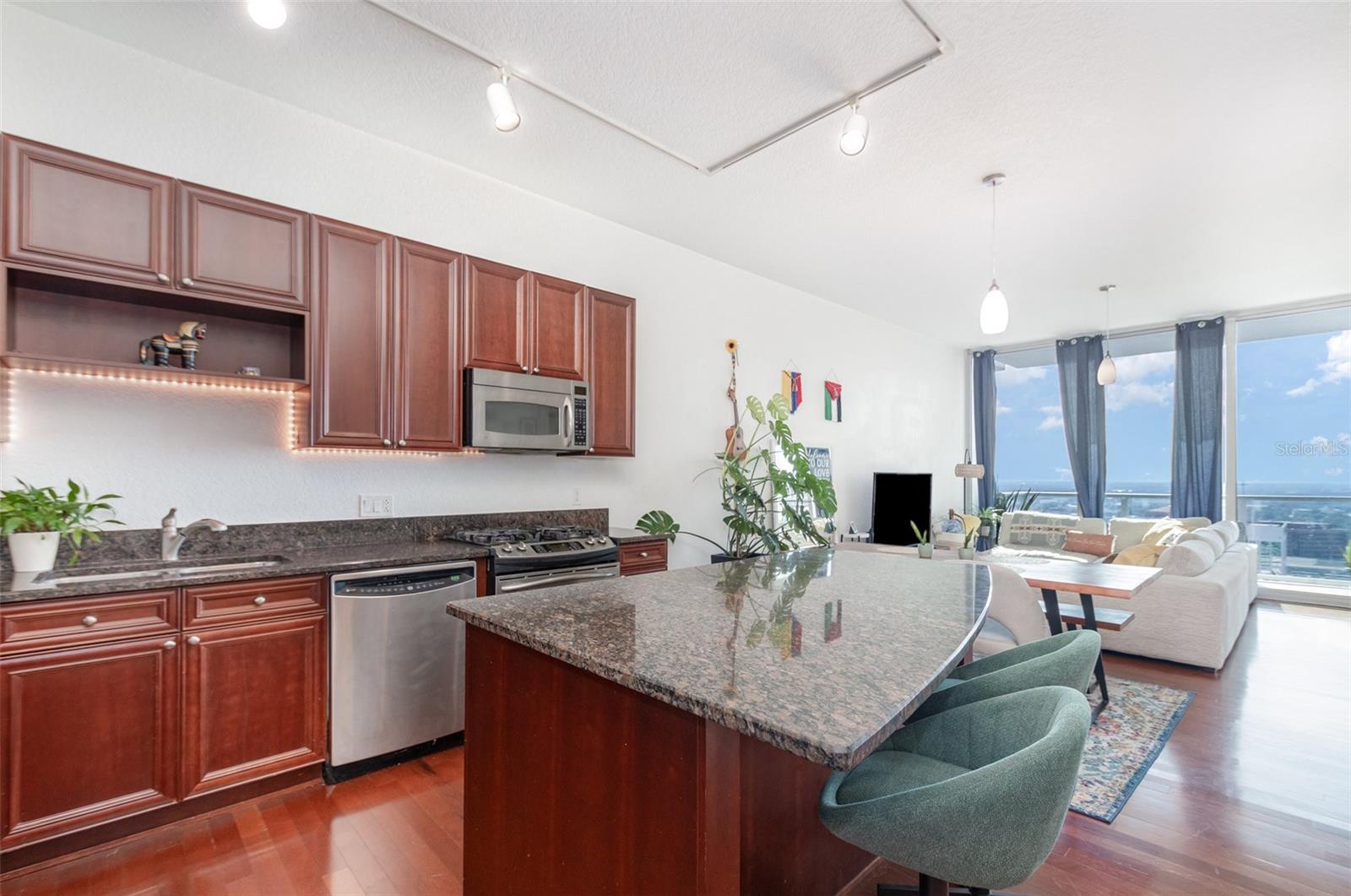 Image 6 of 27 For 150 Robinson Street 2510