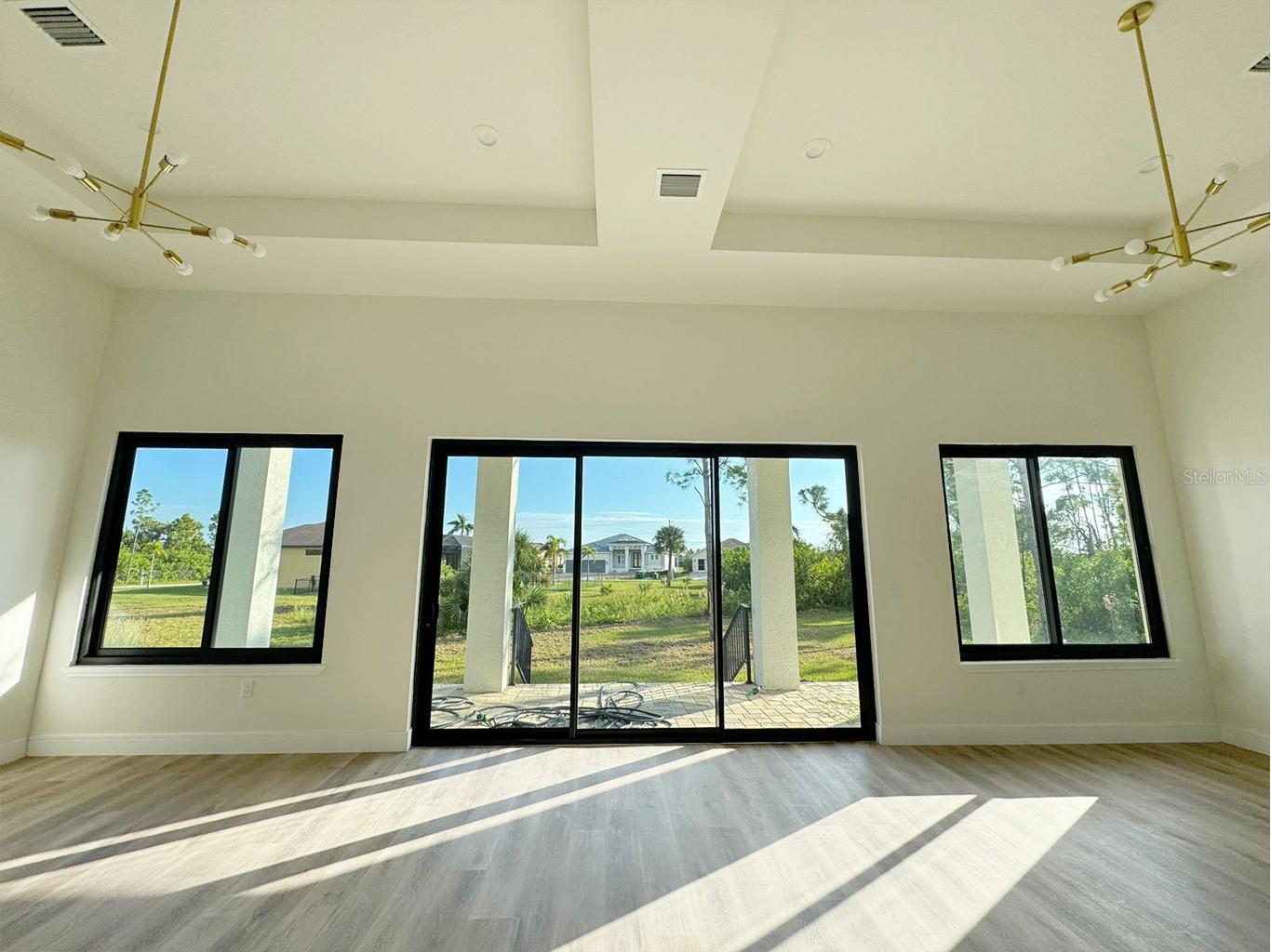 Image 11 of 18 For 14914 San Domingo Boulevard