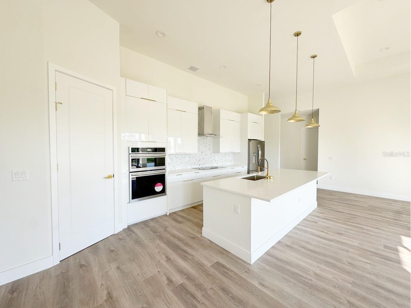 Image 14 of 18 For 14914 San Domingo Boulevard