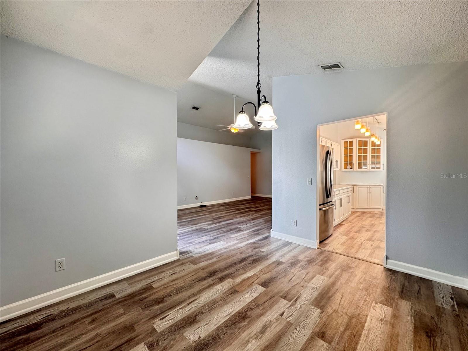 Image 10 of 23 For 1333 Black Willow Trail