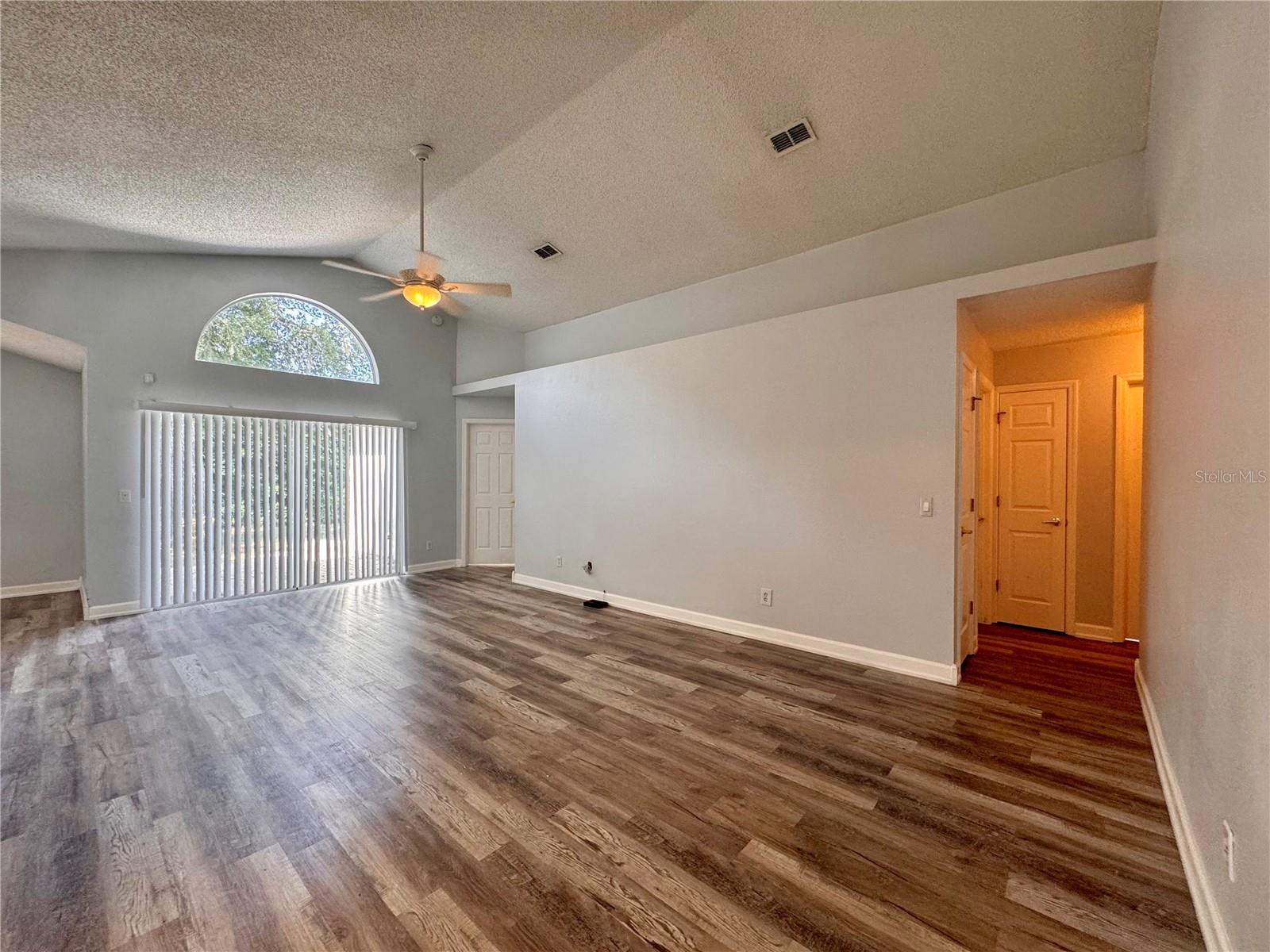 Image 4 of 23 For 1333 Black Willow Trail